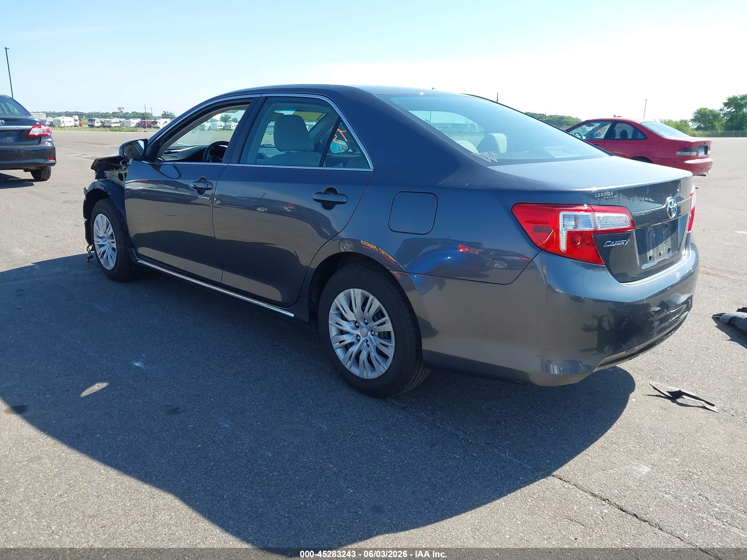 2013 Toyota Camry Le Gray vin: 4T4BF1FK2DR300192