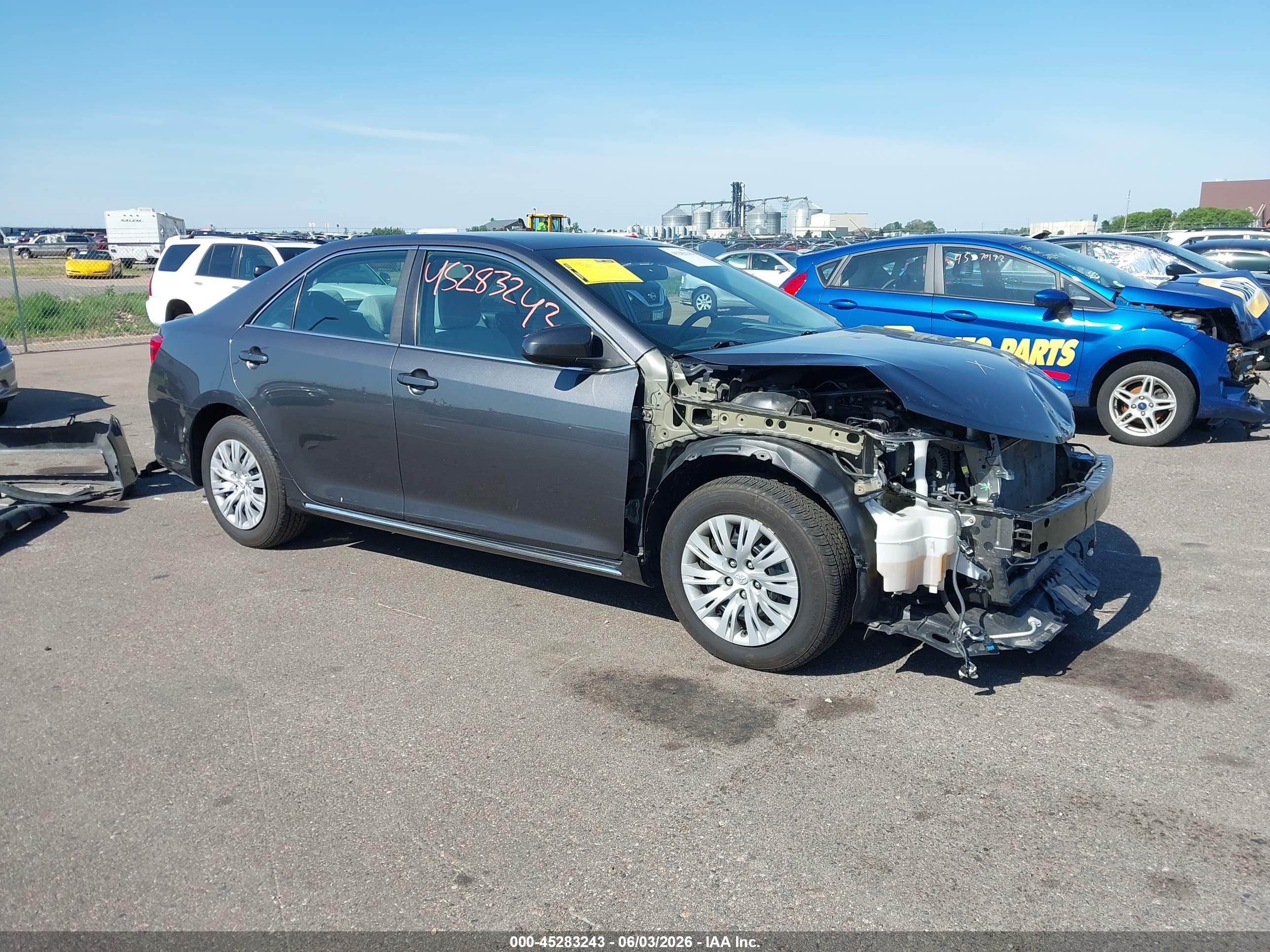 2013 Toyota Camry Le Gray vin: 4T4BF1FK2DR300192