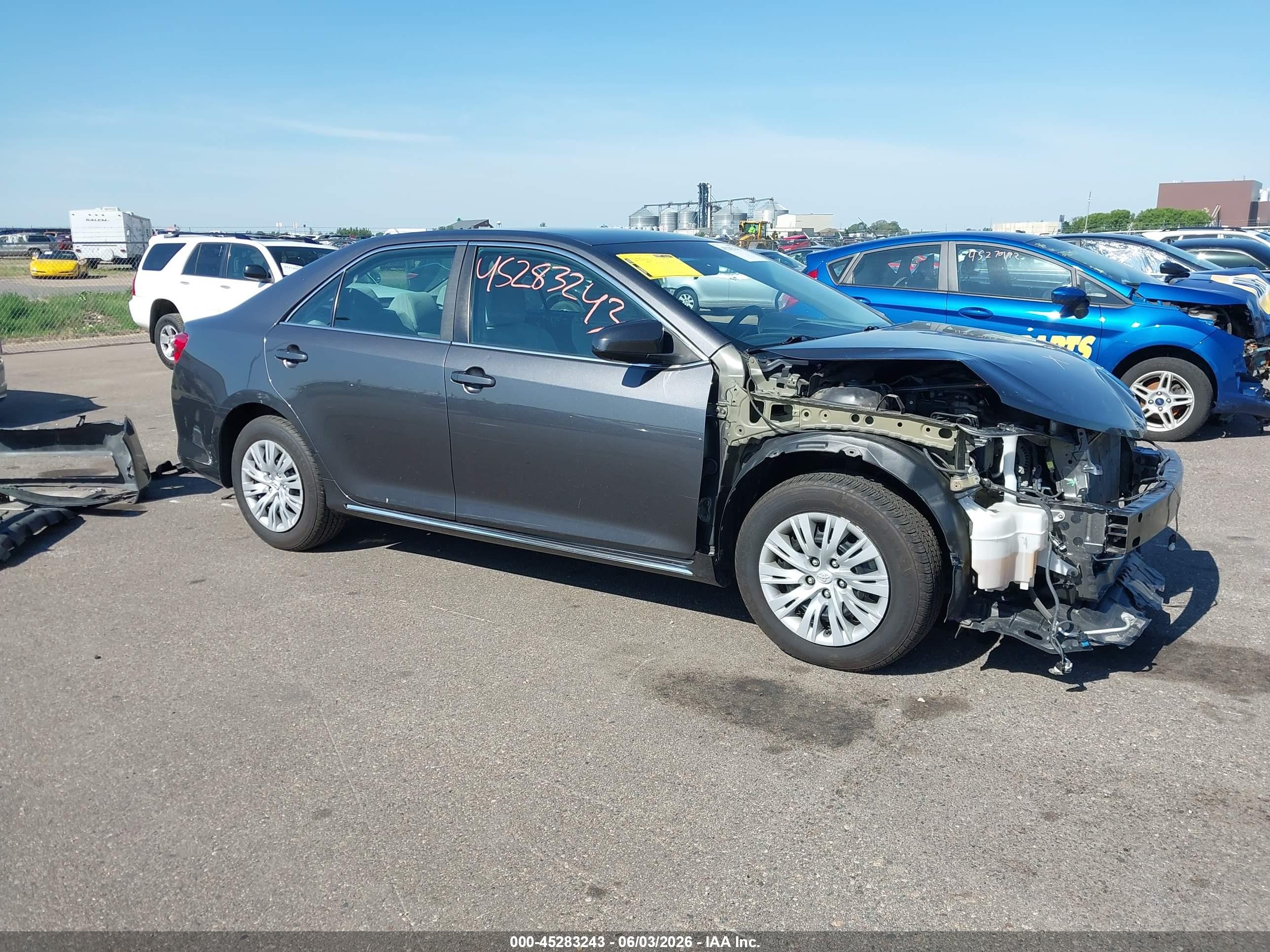 2013 Toyota Camry Le Gray vin: 4T4BF1FK2DR300192