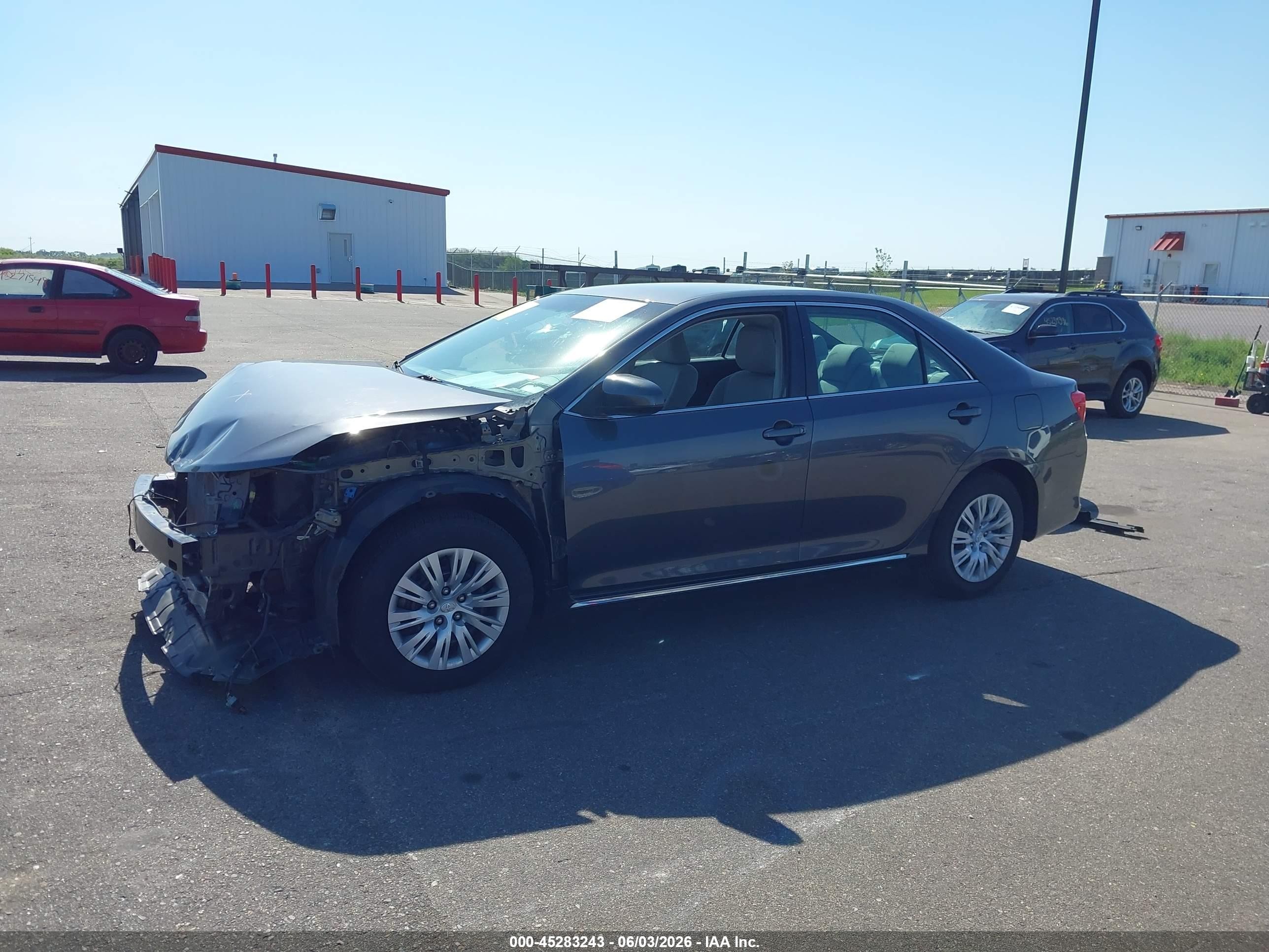 2013 Toyota Camry Le Gray vin: 4T4BF1FK2DR300192