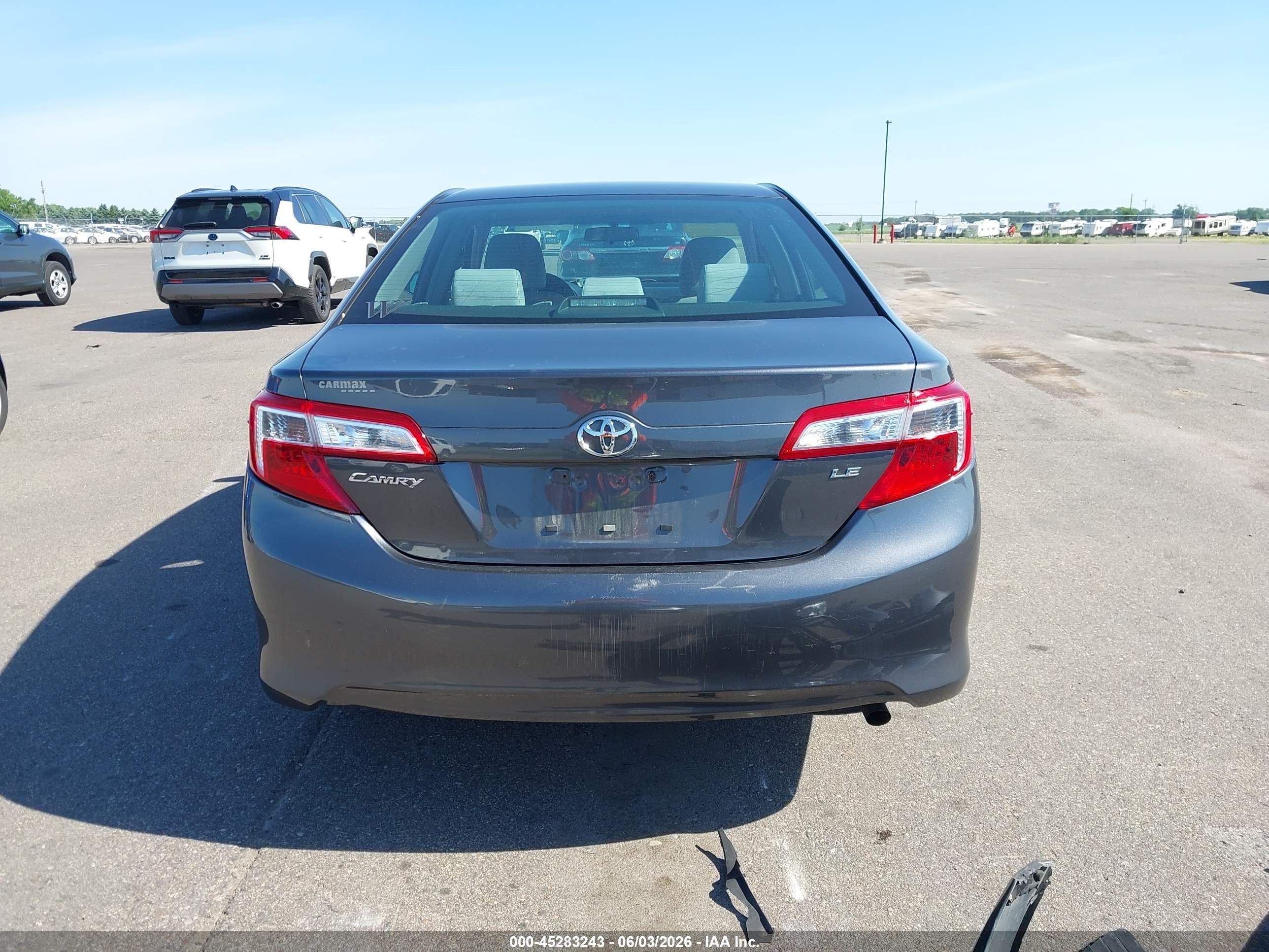 2013 Toyota Camry Le Gray vin: 4T4BF1FK2DR300192