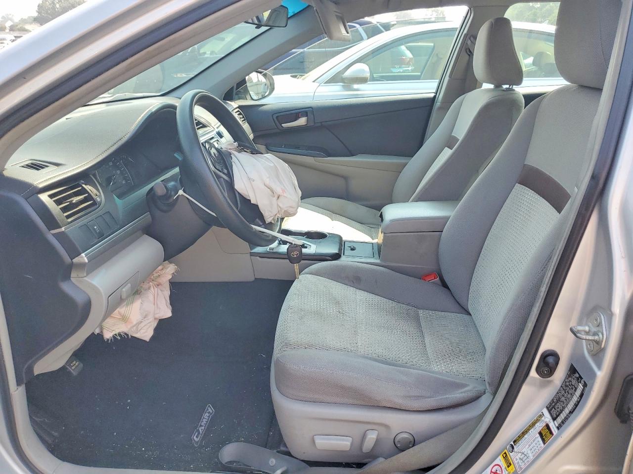 2013 Toyota Camry Le Серебряный vin: 4T4BF1FK2DR323620