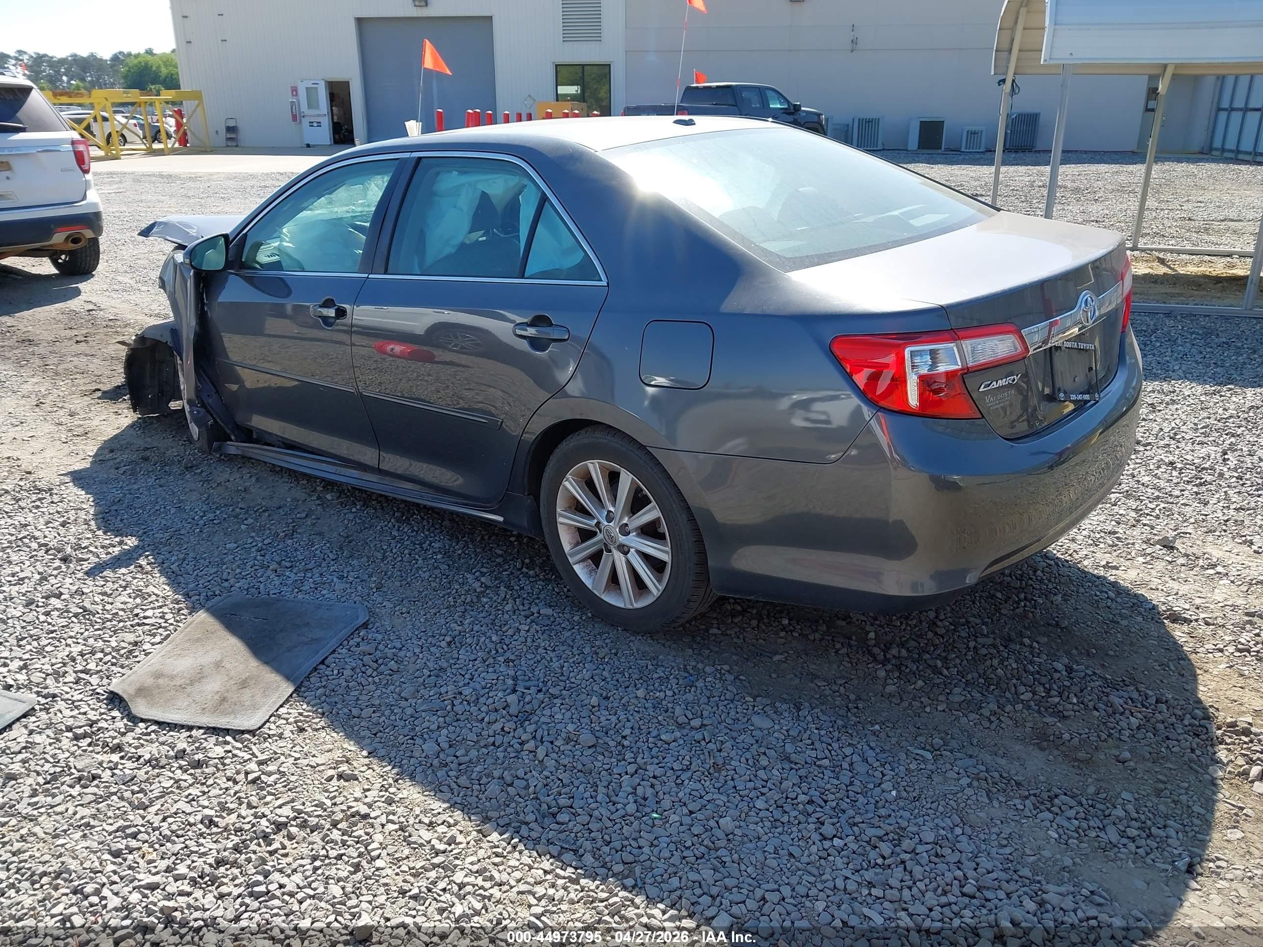 2013 Toyota Camry Xle Gray vin: 4T4BF1FK2DR326663