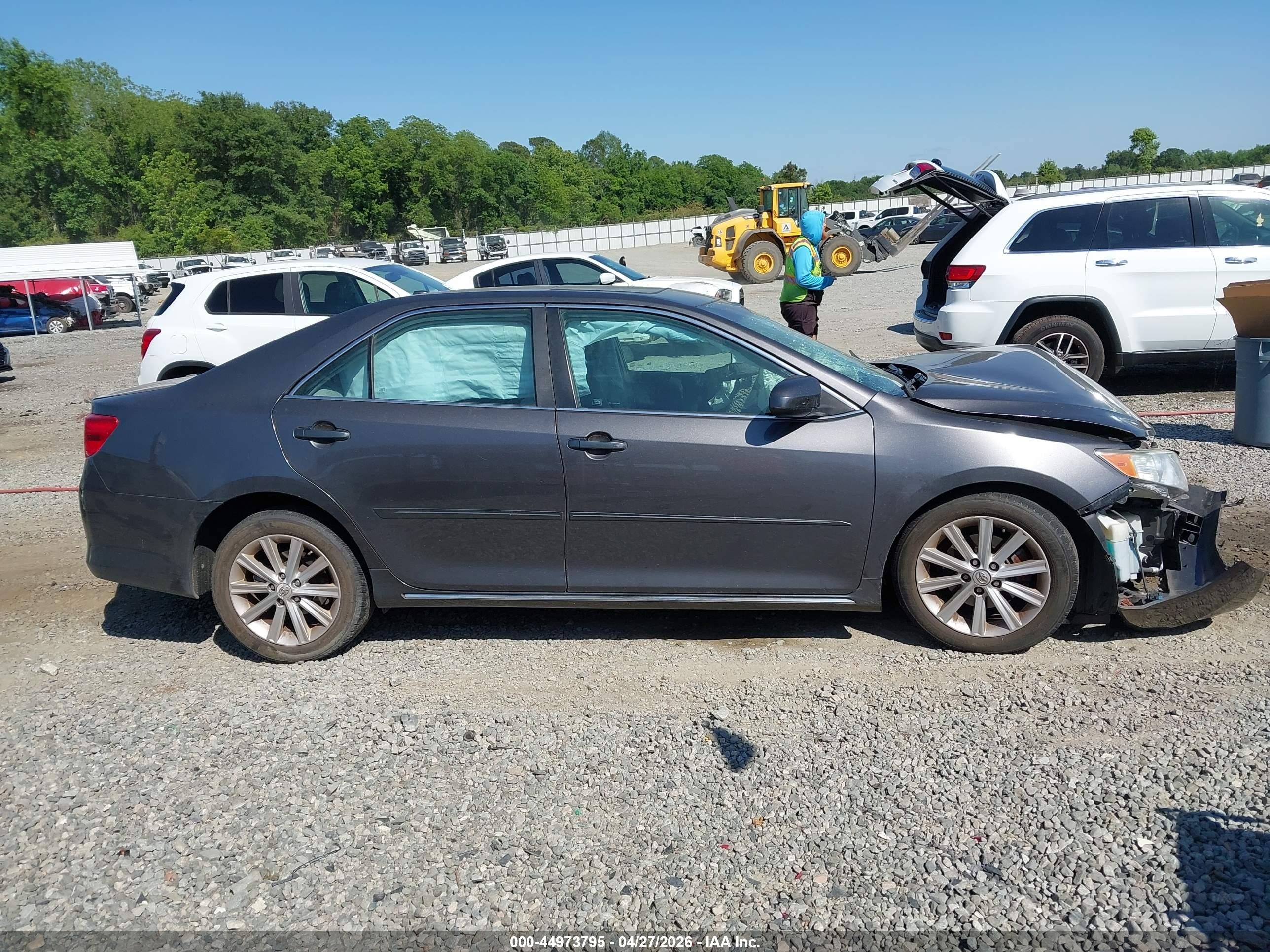 2013 Toyota Camry Xle Gray vin: 4T4BF1FK2DR326663