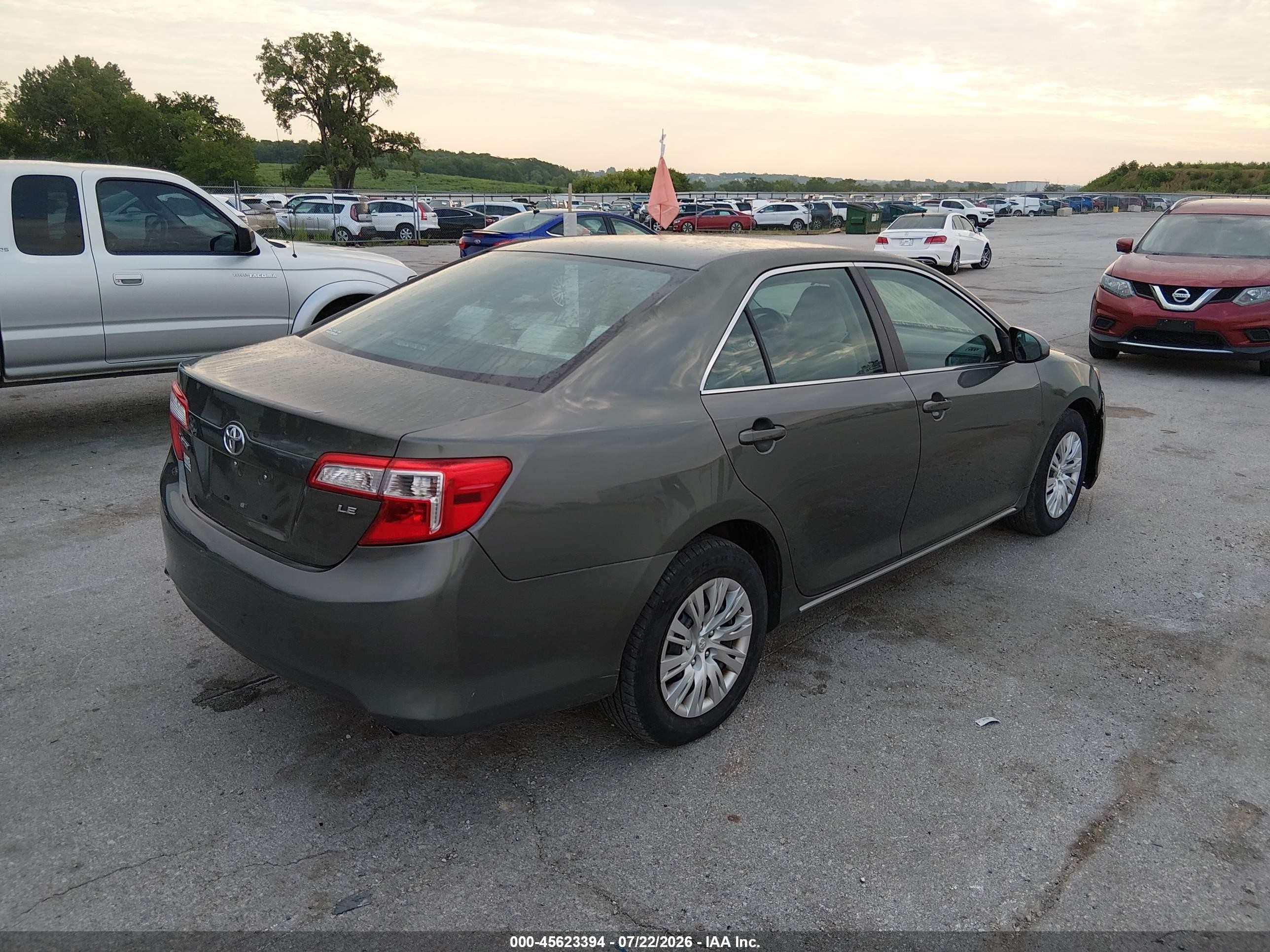 2013 Toyota Camry Le Бордовый vin: 4T4BF1FK2DR330454