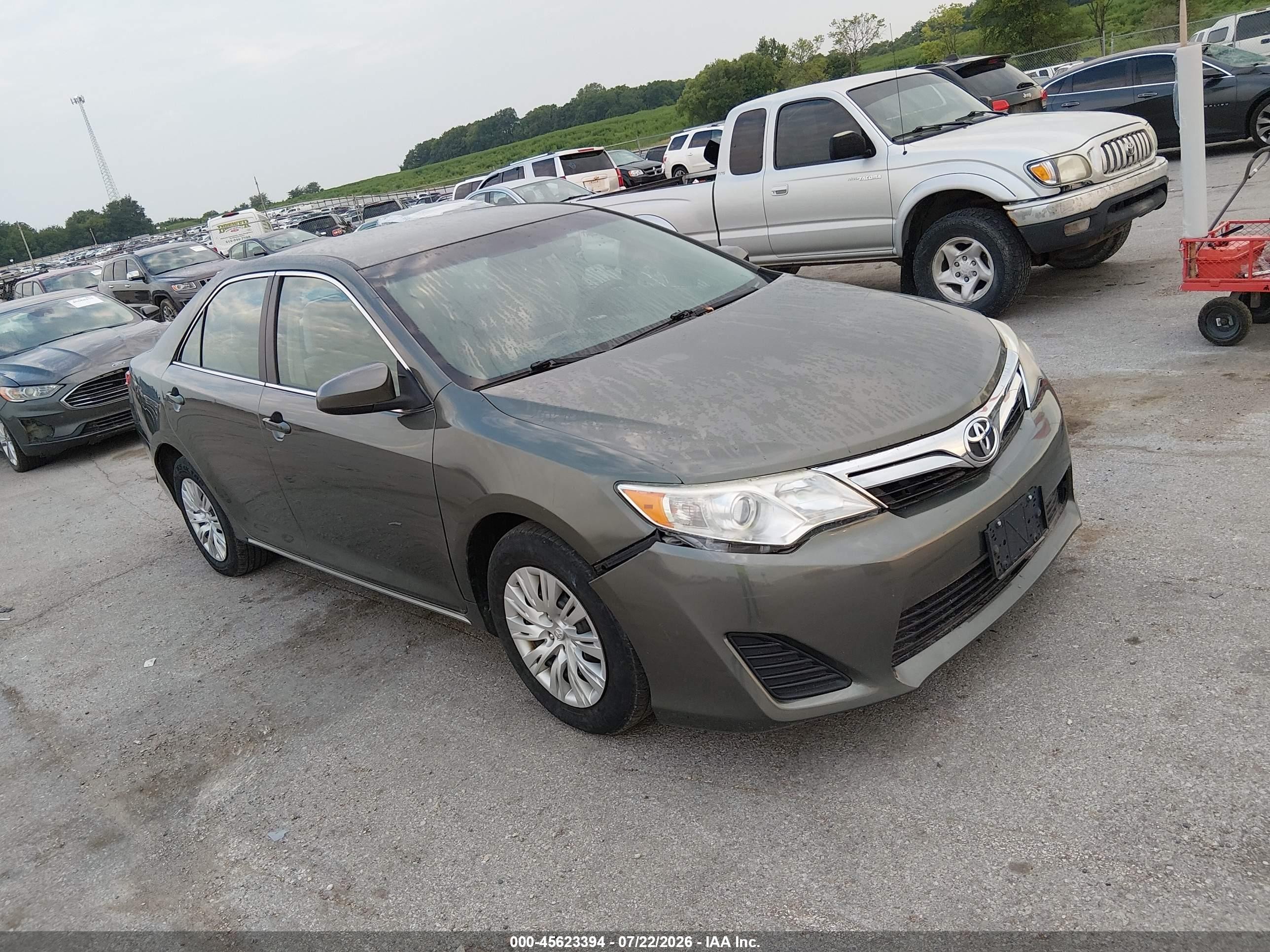 2013 Toyota Camry Le Burgundy vin: 4T4BF1FK2DR330454