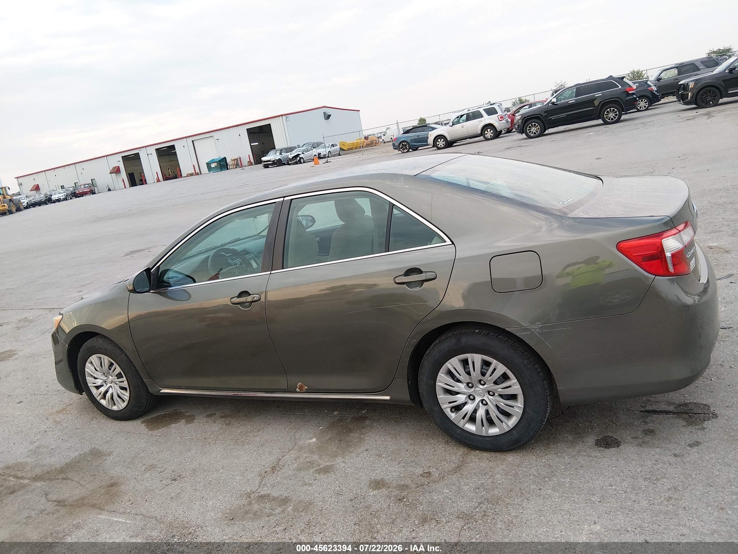 2013 Toyota Camry Le Бордовый vin: 4T4BF1FK2DR330454