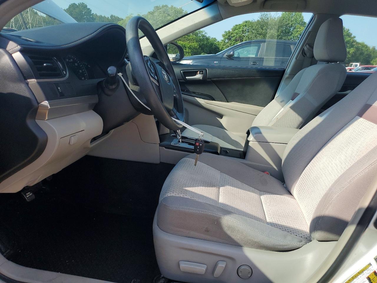 2013 Toyota Camry Le Silver vin: 4T4BF1FK2DR332933