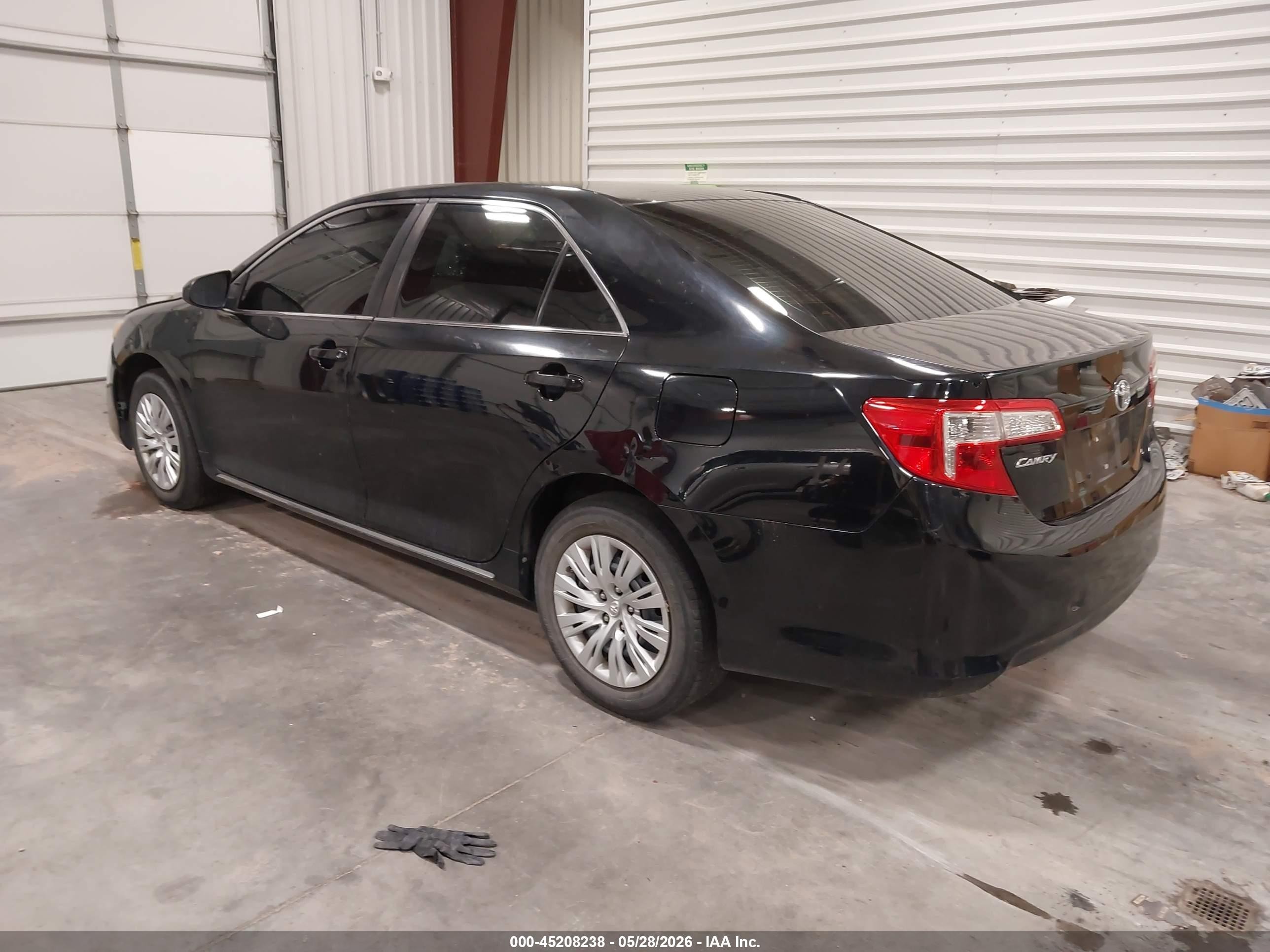2014 Toyota Camry Le Black vin: 4T4BF1FK2ER337633