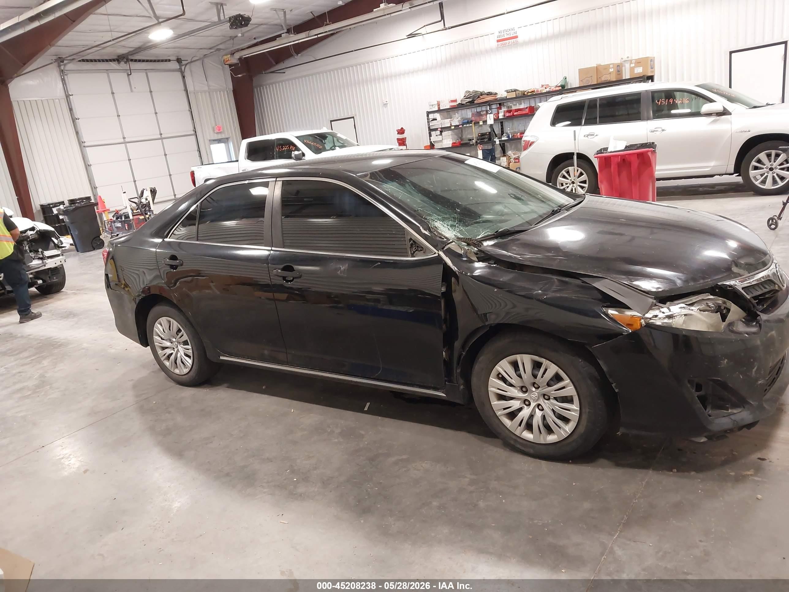 2014 Toyota Camry Le Black vin: 4T4BF1FK2ER337633