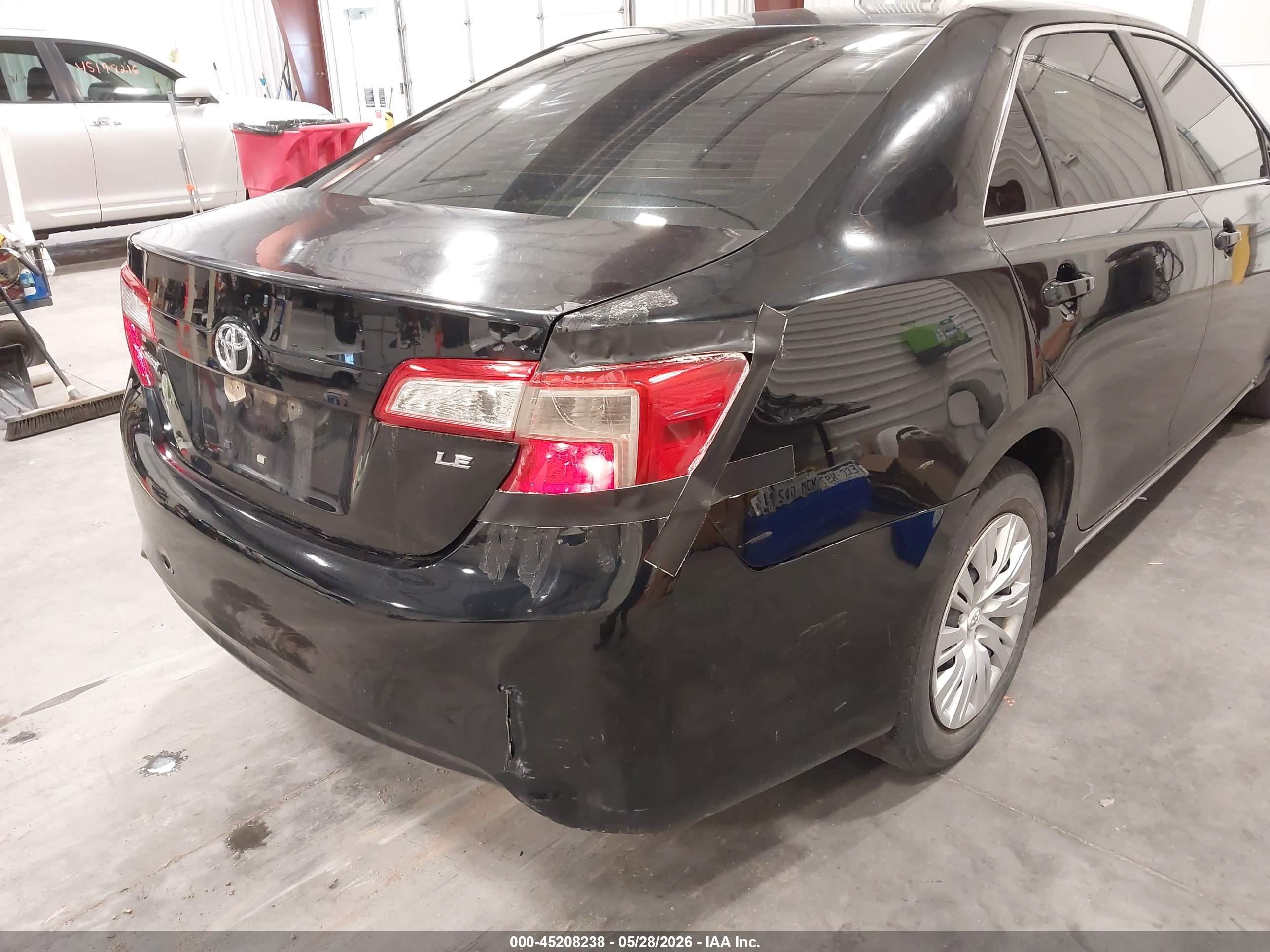 2014 Toyota Camry Le Black vin: 4T4BF1FK2ER337633