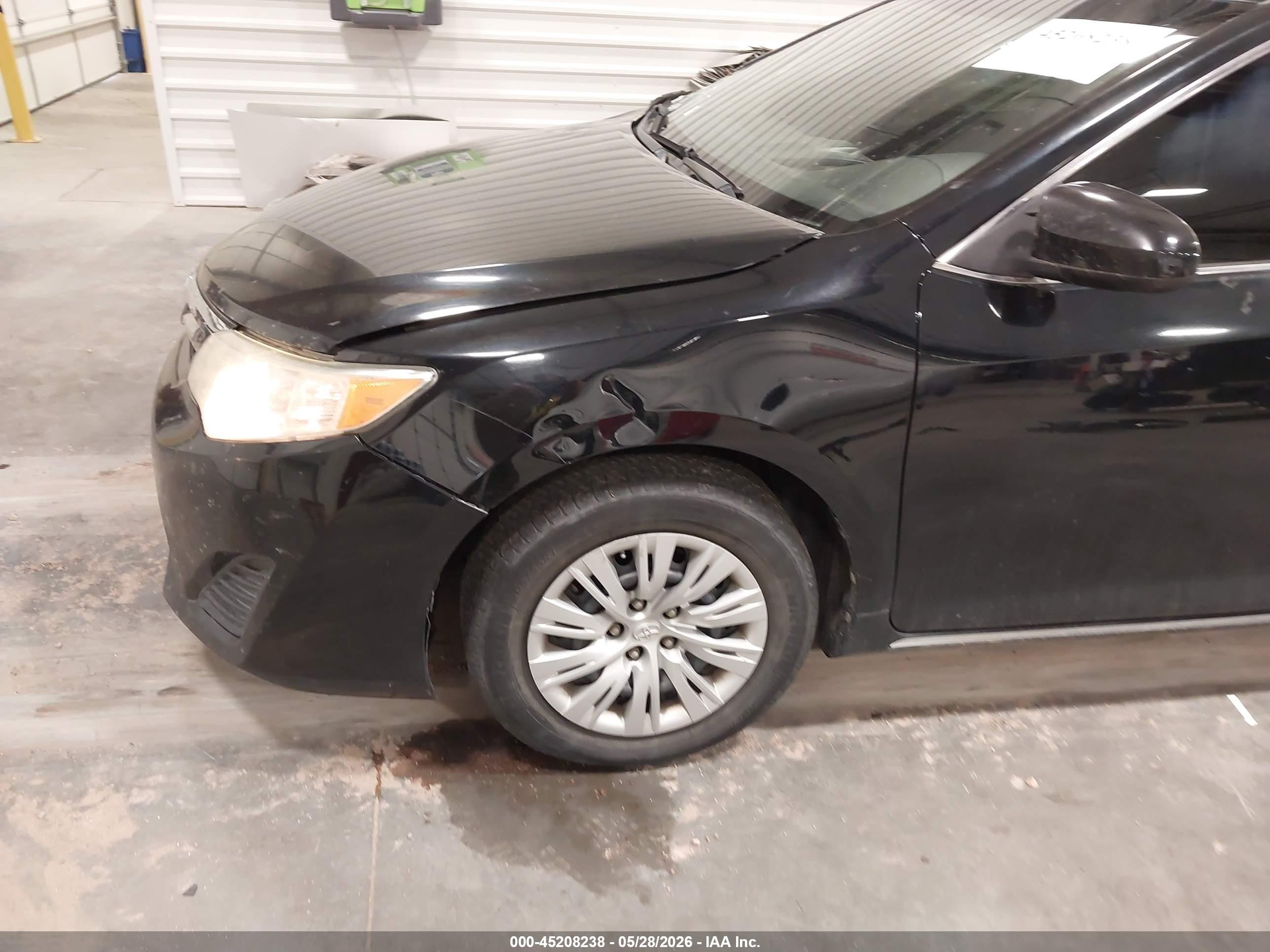 2014 Toyota Camry Le Black vin: 4T4BF1FK2ER337633