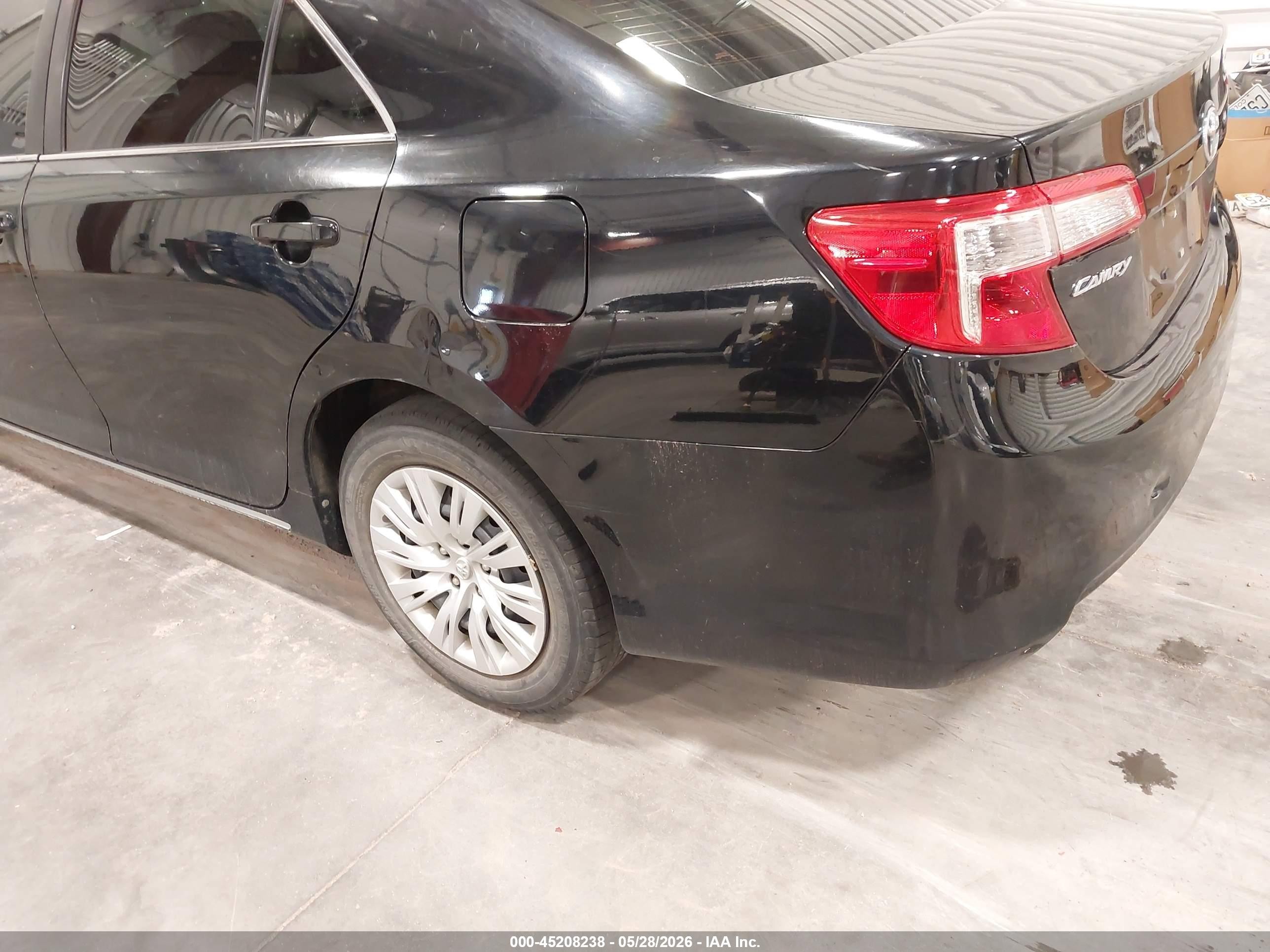 2014 Toyota Camry Le Black vin: 4T4BF1FK2ER337633