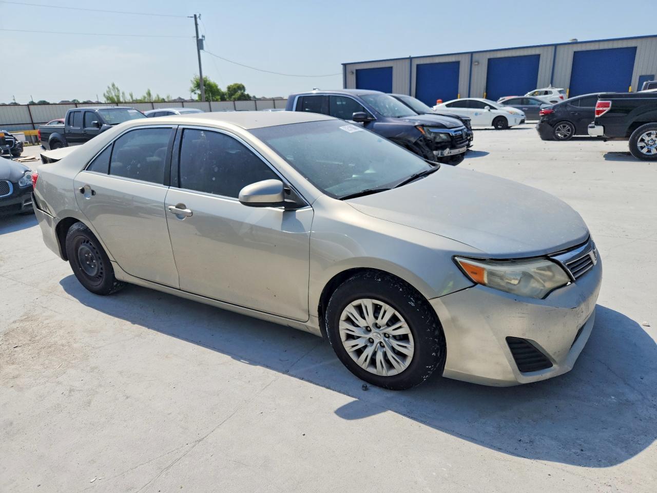 2014 Toyota Camry L Бежевый vin: 4T4BF1FK2ER340628