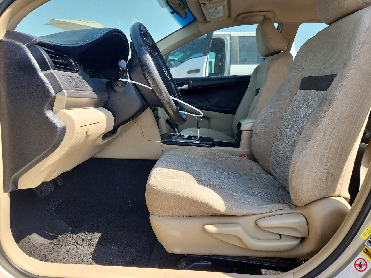 2014 Toyota Camry L Бежевый vin: 4T4BF1FK2ER340628