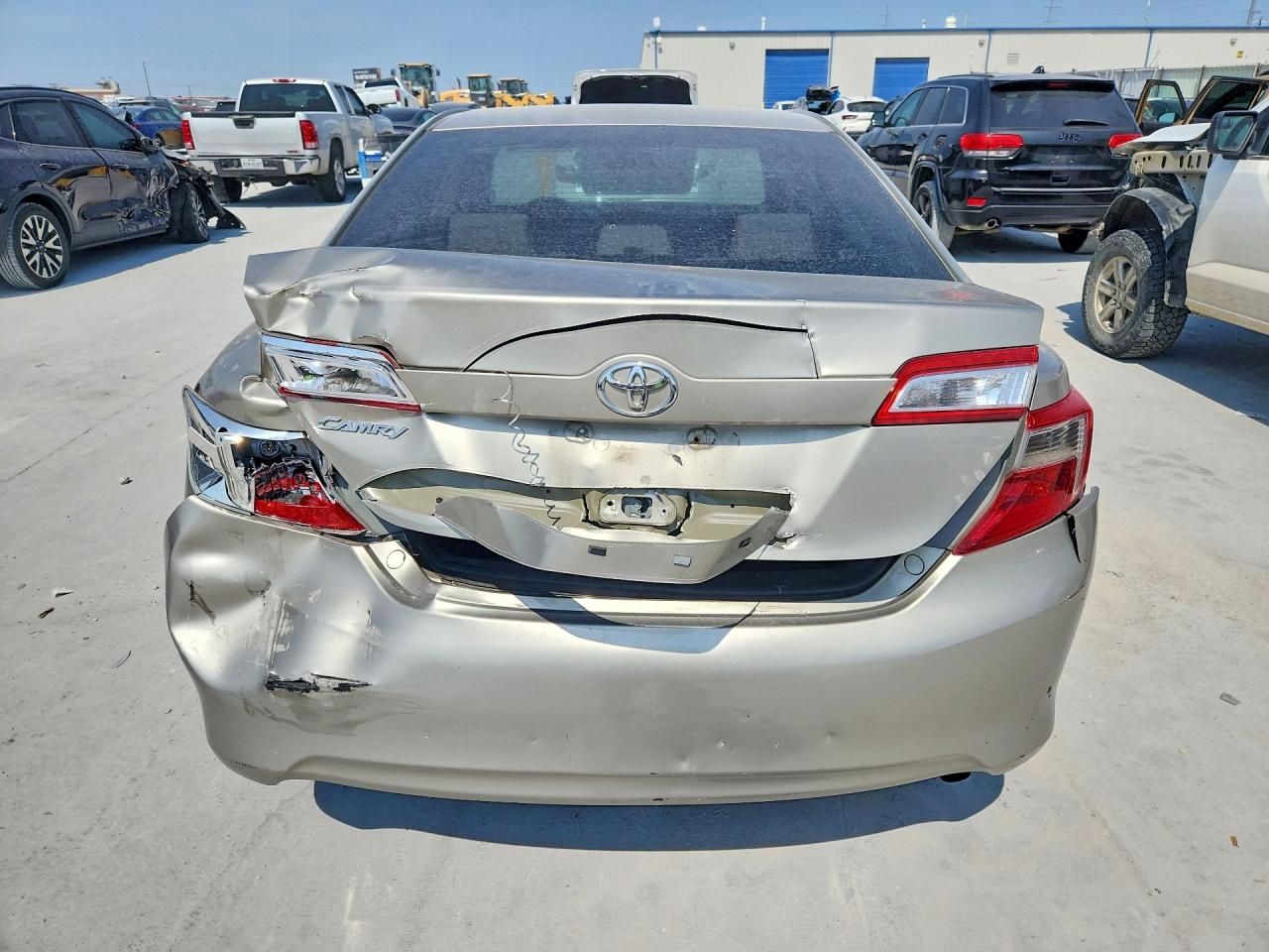 2014 Toyota Camry L Бежевый vin: 4T4BF1FK2ER340628