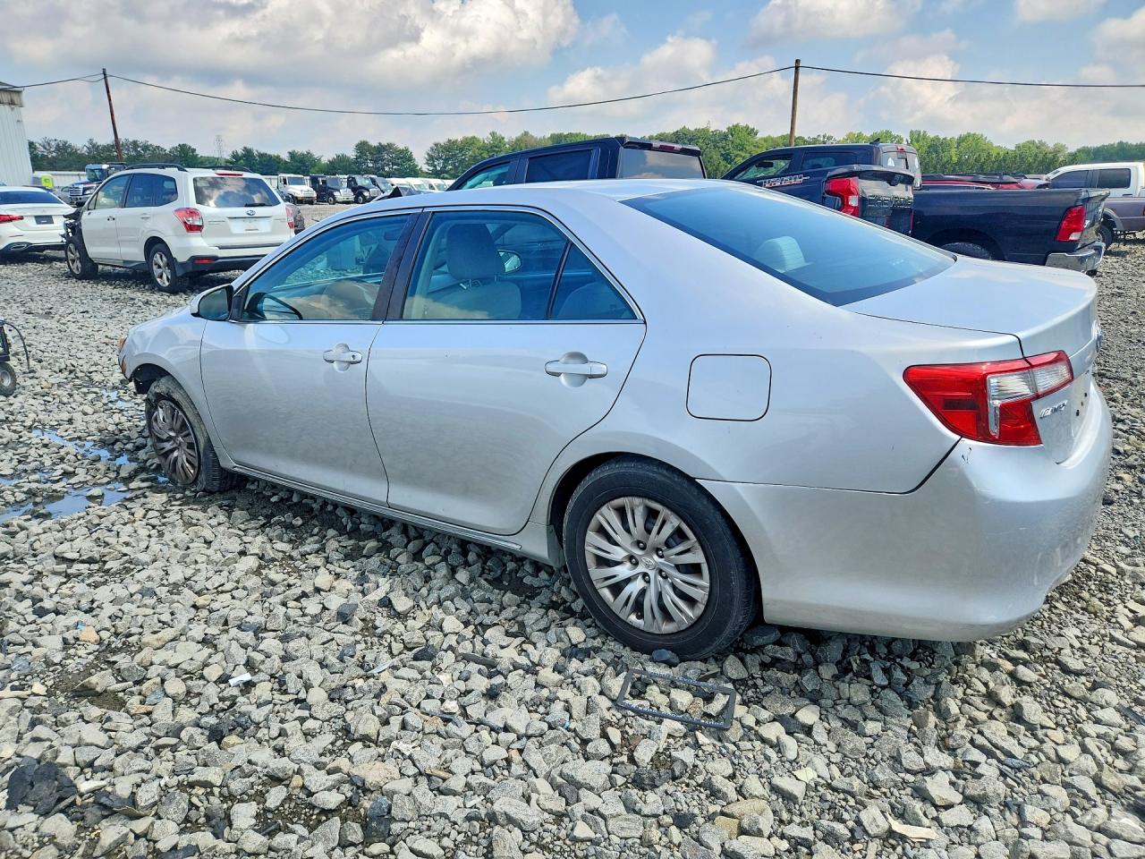 2014 Toyota Camry Le Silver vin: 4T4BF1FK2ER343867