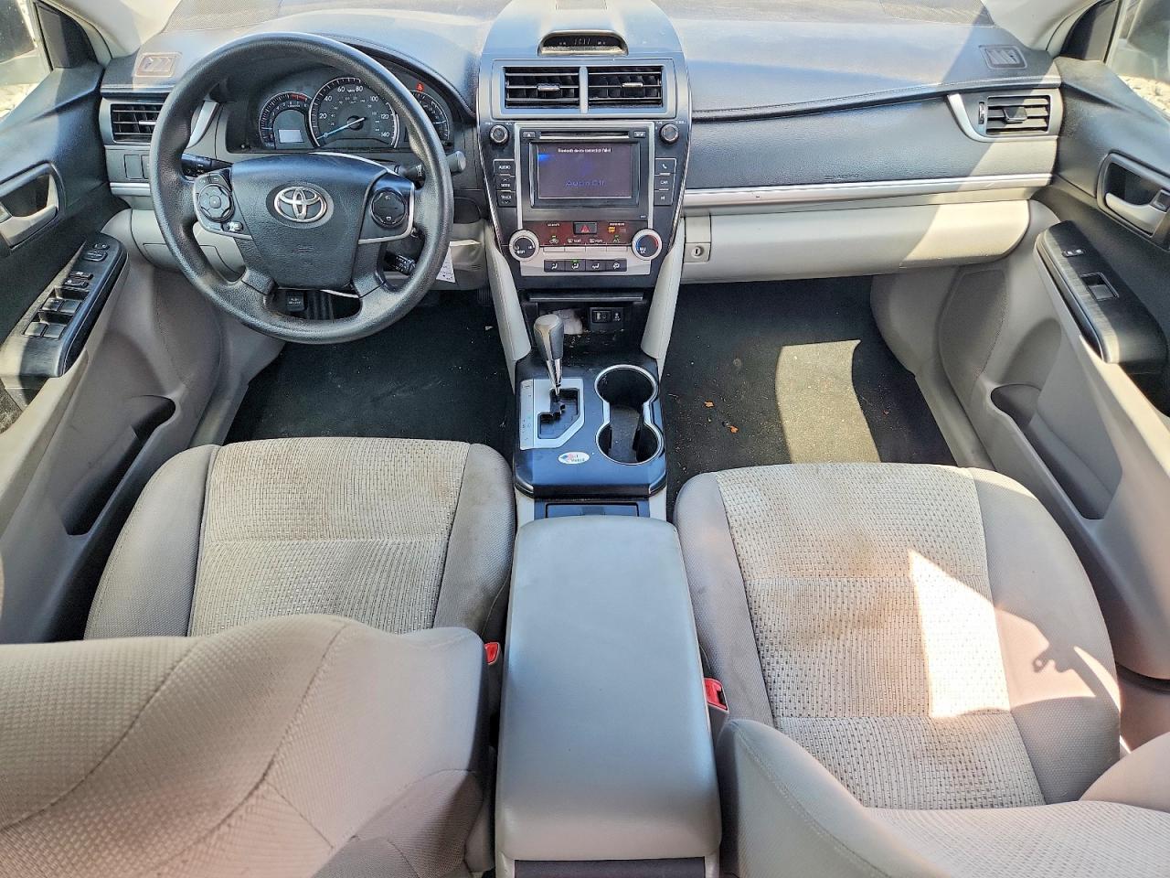 2014 Toyota Camry Le Silver vin: 4T4BF1FK2ER343867