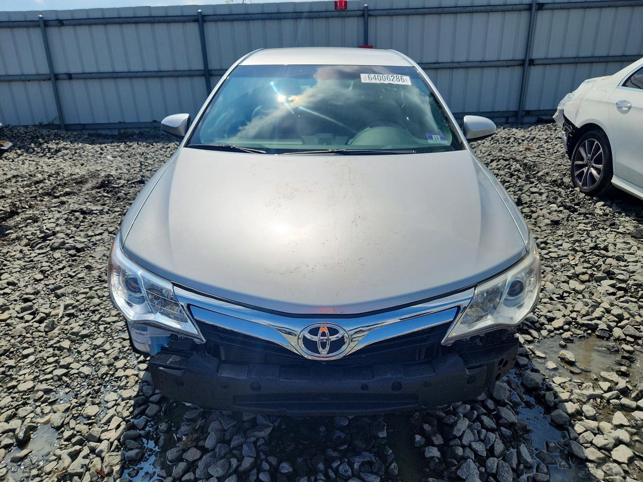 2014 Toyota Camry Le Silver vin: 4T4BF1FK2ER343867