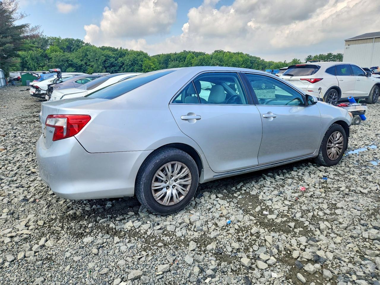 2014 Toyota Camry Le Silver vin: 4T4BF1FK2ER343867