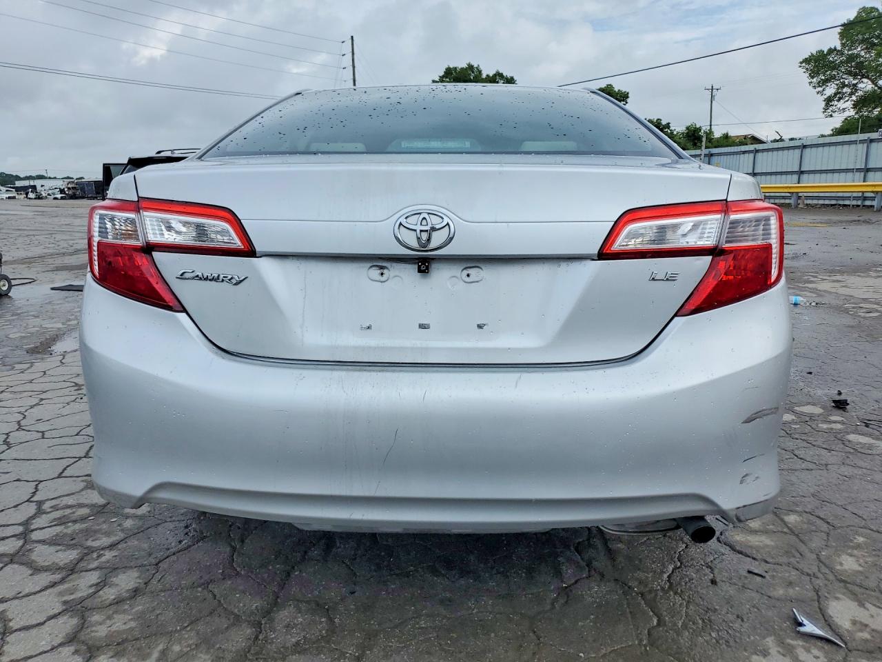 2014 Toyota Camry Le Silver vin: 4T4BF1FK2ER349295