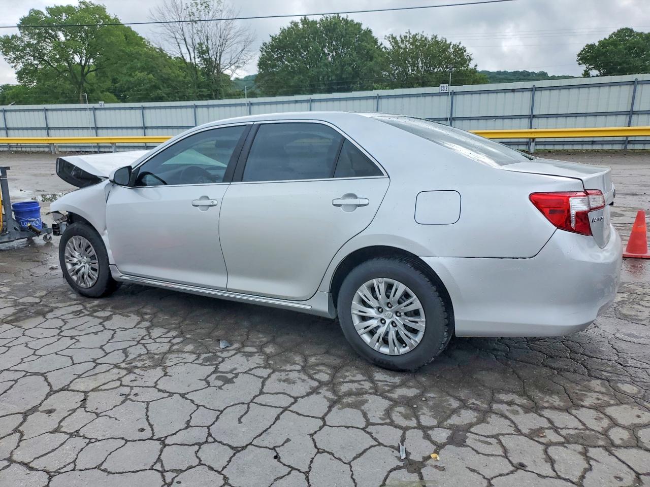 2014 Toyota Camry Le Silver vin: 4T4BF1FK2ER349295