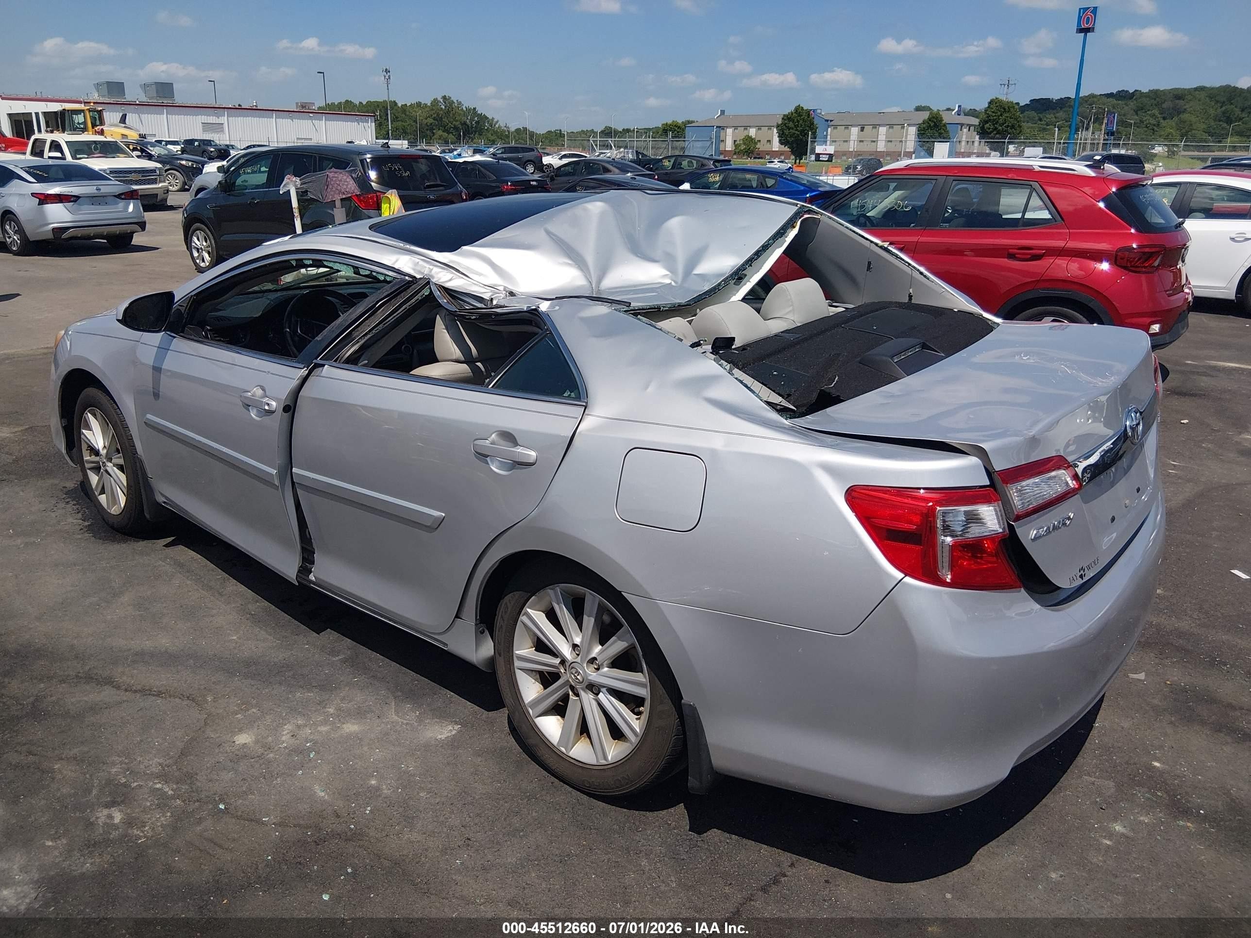 2014 Toyota Camry Xle Silver vin: 4T4BF1FK2ER351418
