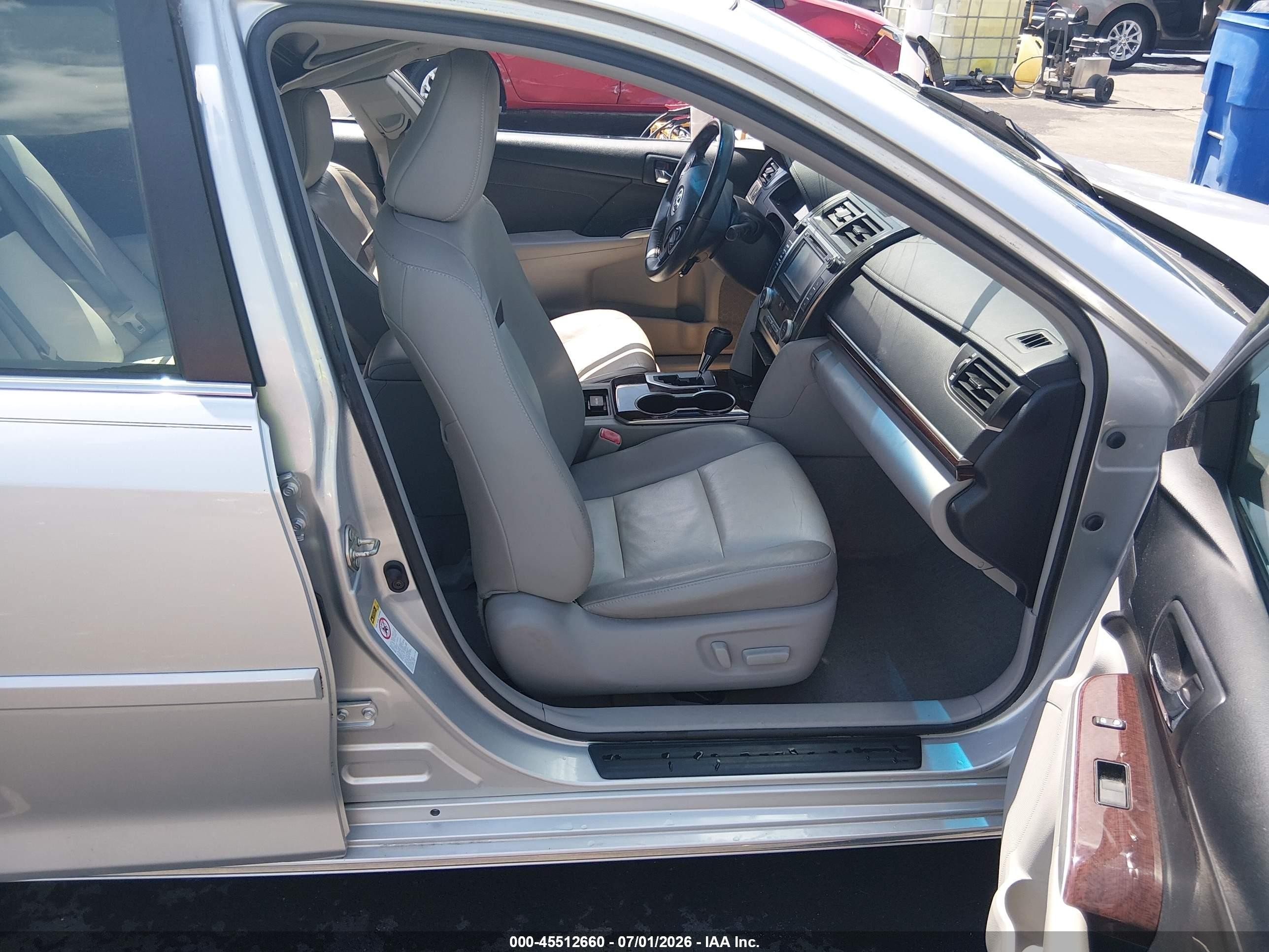 2014 Toyota Camry Xle Silver vin: 4T4BF1FK2ER351418