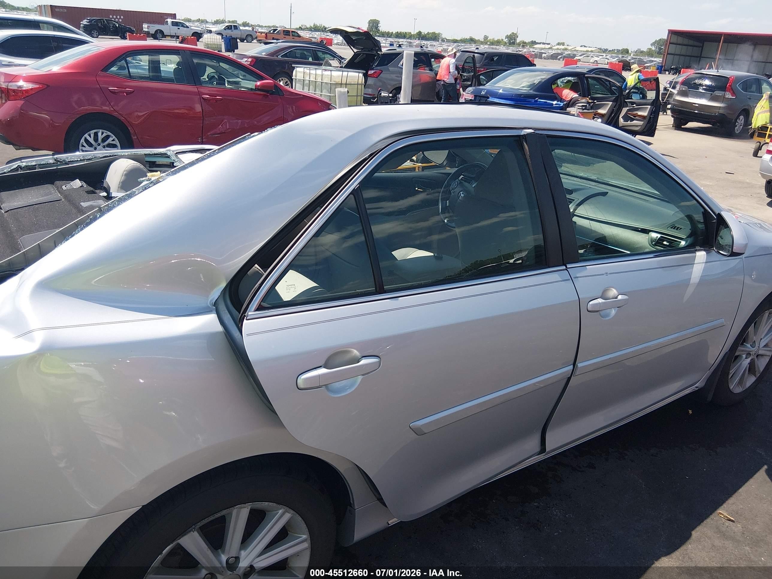 2014 Toyota Camry Xle Silver vin: 4T4BF1FK2ER351418