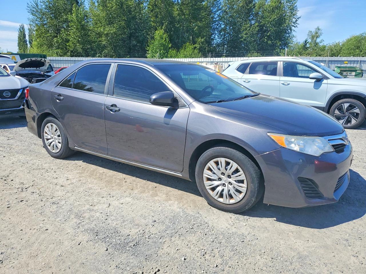 2014 Toyota Camry Le Gray vin: 4T4BF1FK2ER364900