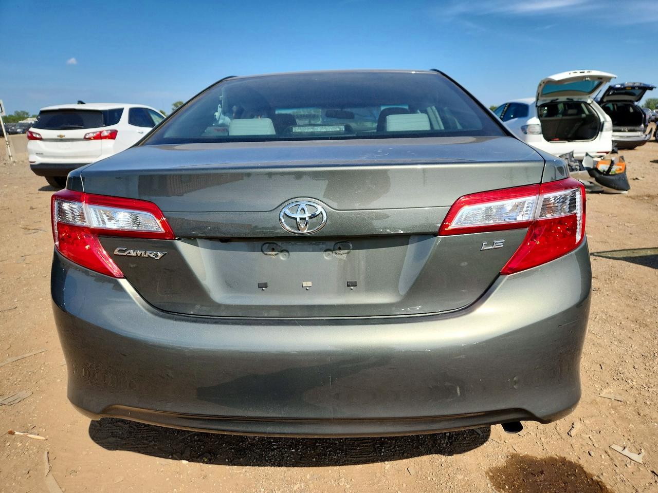 2014 Toyota Camry Le Gray vin: 4T4BF1FK2ER379137