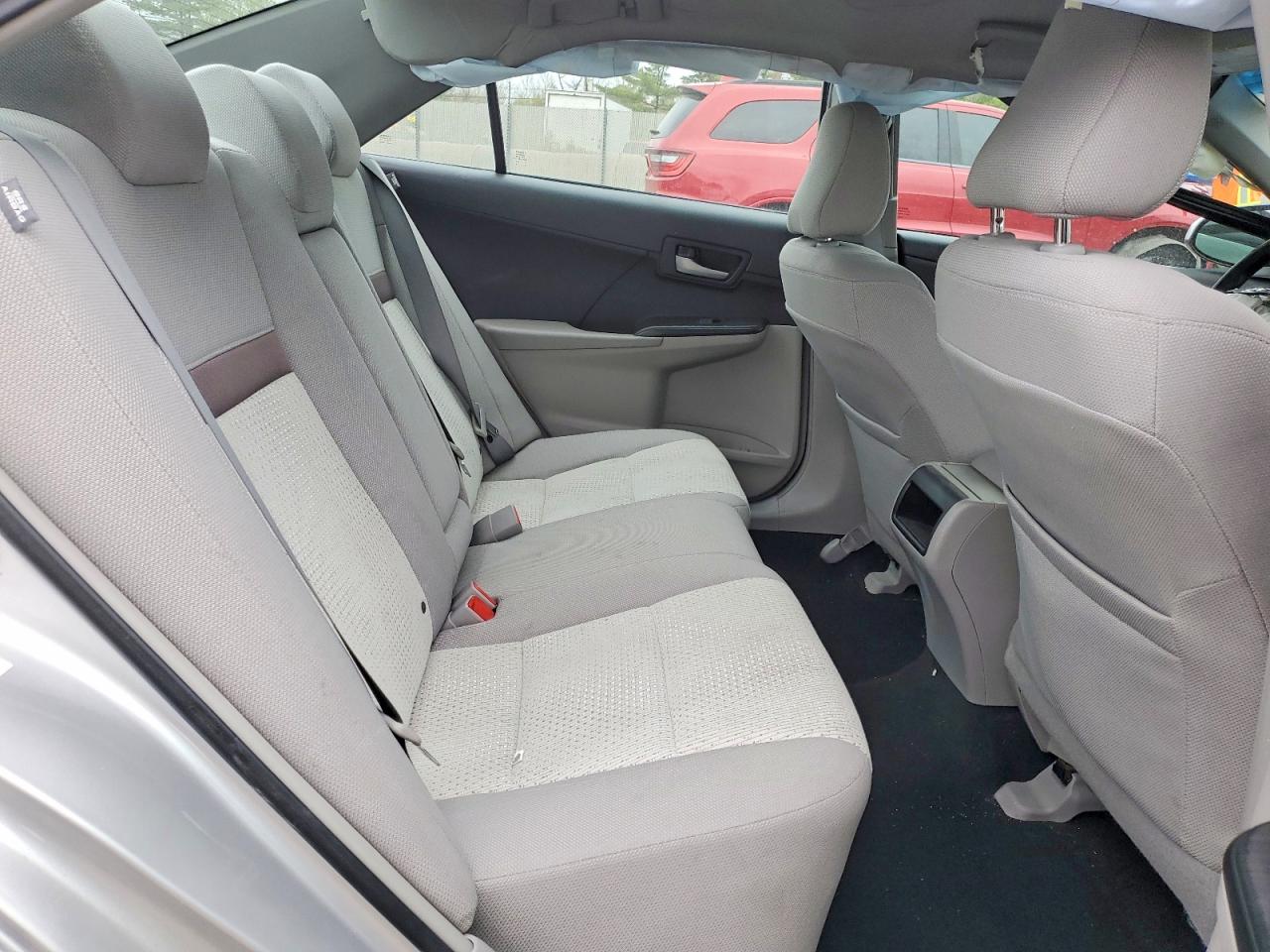 2014 Toyota Camry L Silver vin: 4T4BF1FK2ER379266