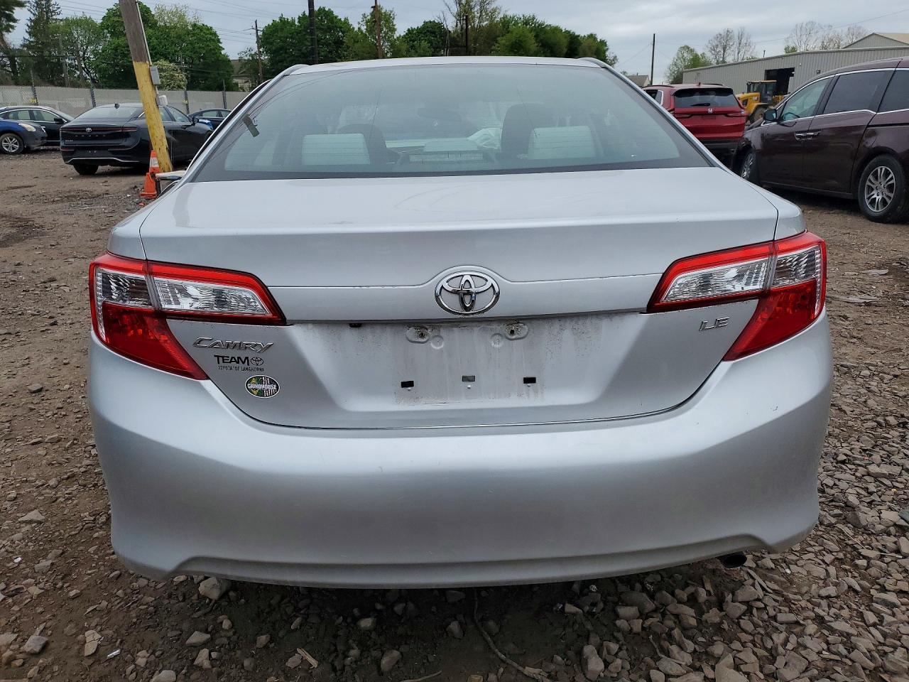 2014 Toyota Camry L Silver vin: 4T4BF1FK2ER379266