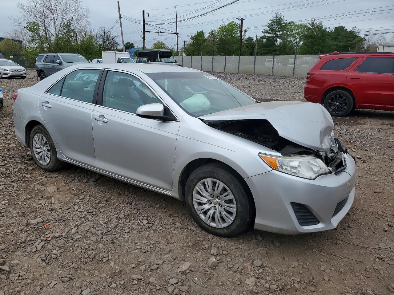 2014 Toyota Camry L Silver vin: 4T4BF1FK2ER379266