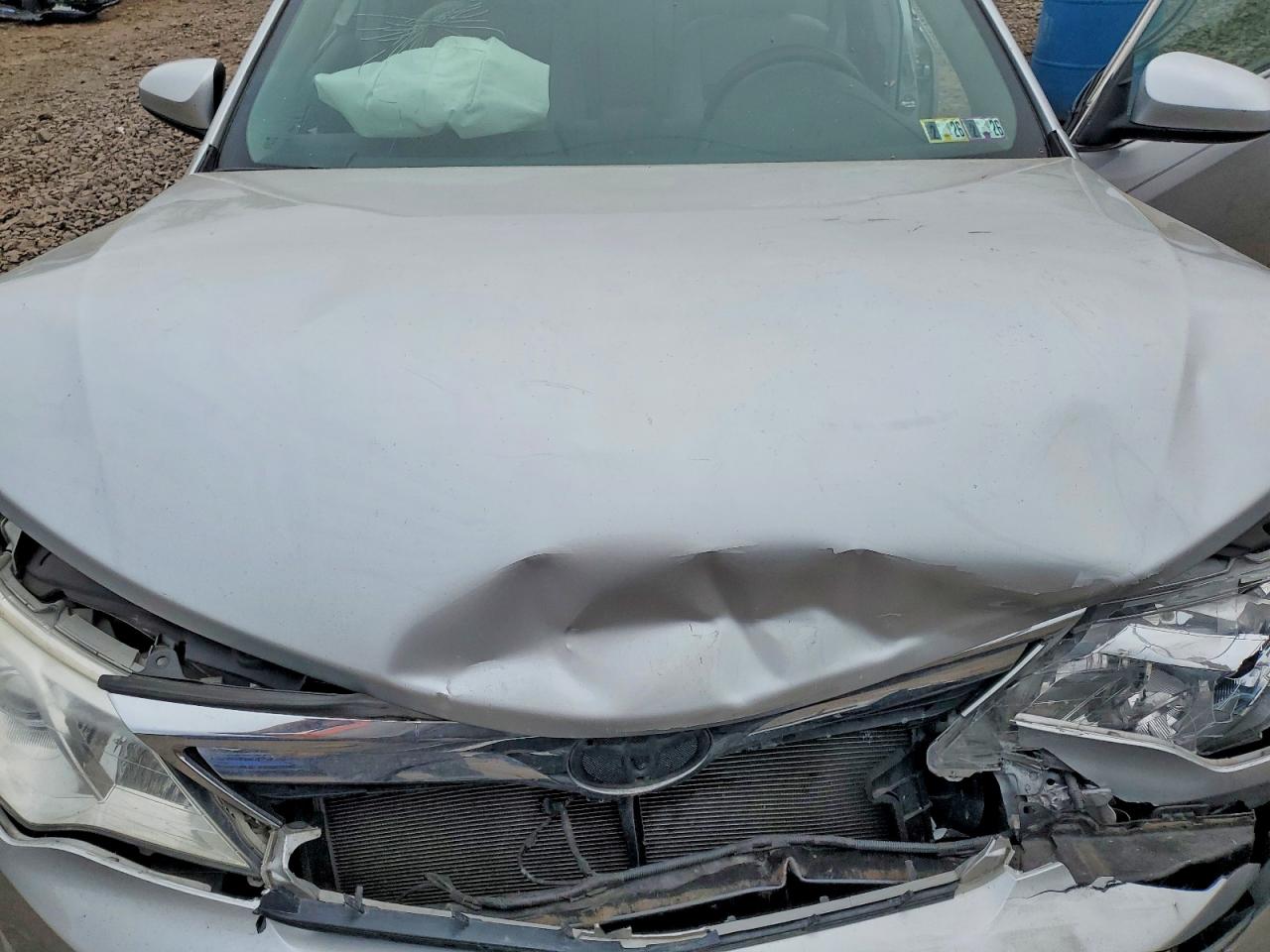 2014 Toyota Camry L Silver vin: 4T4BF1FK2ER379266