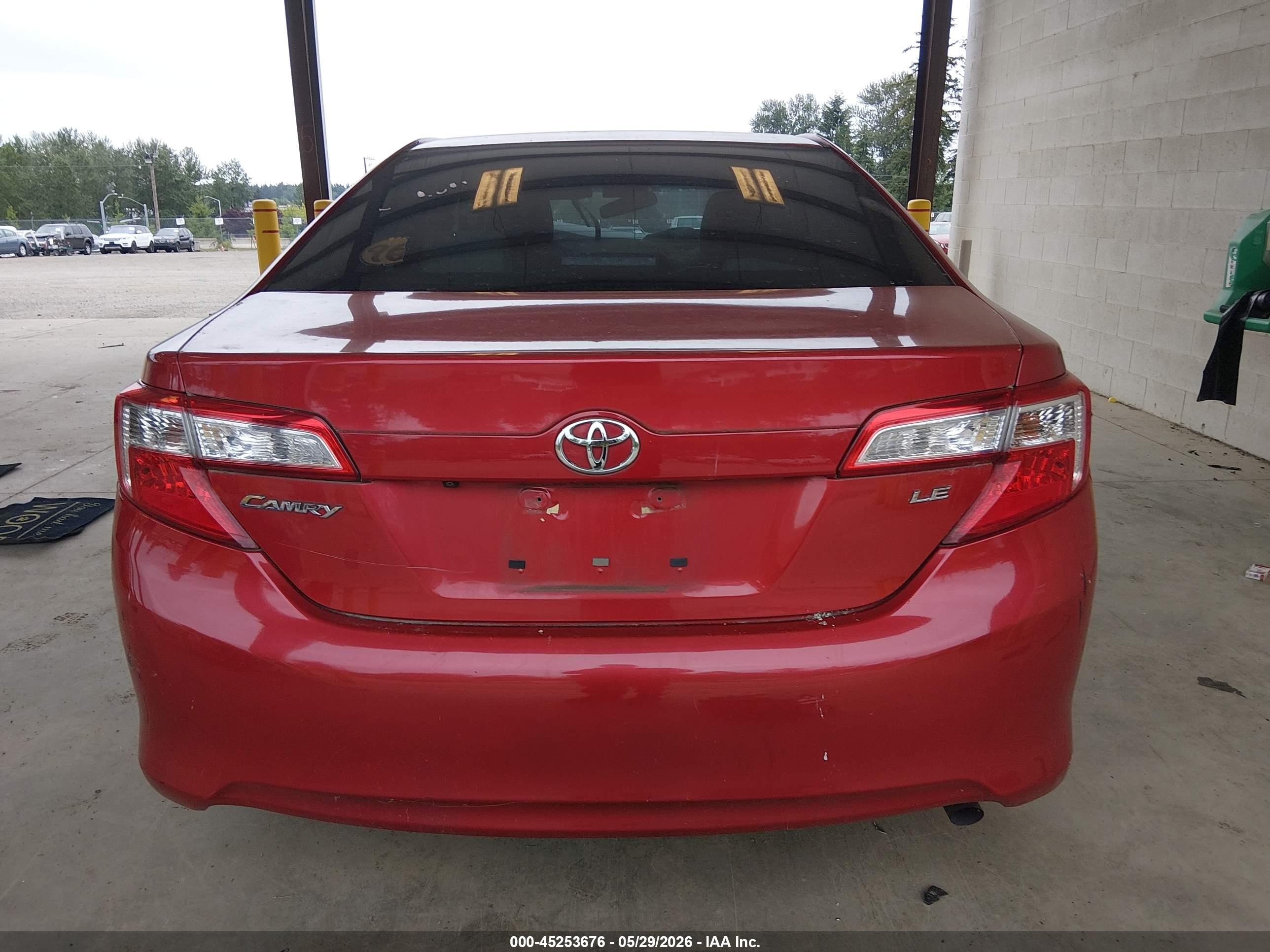 2014 Toyota Camry Le Red vin: 4T4BF1FK2ER389389