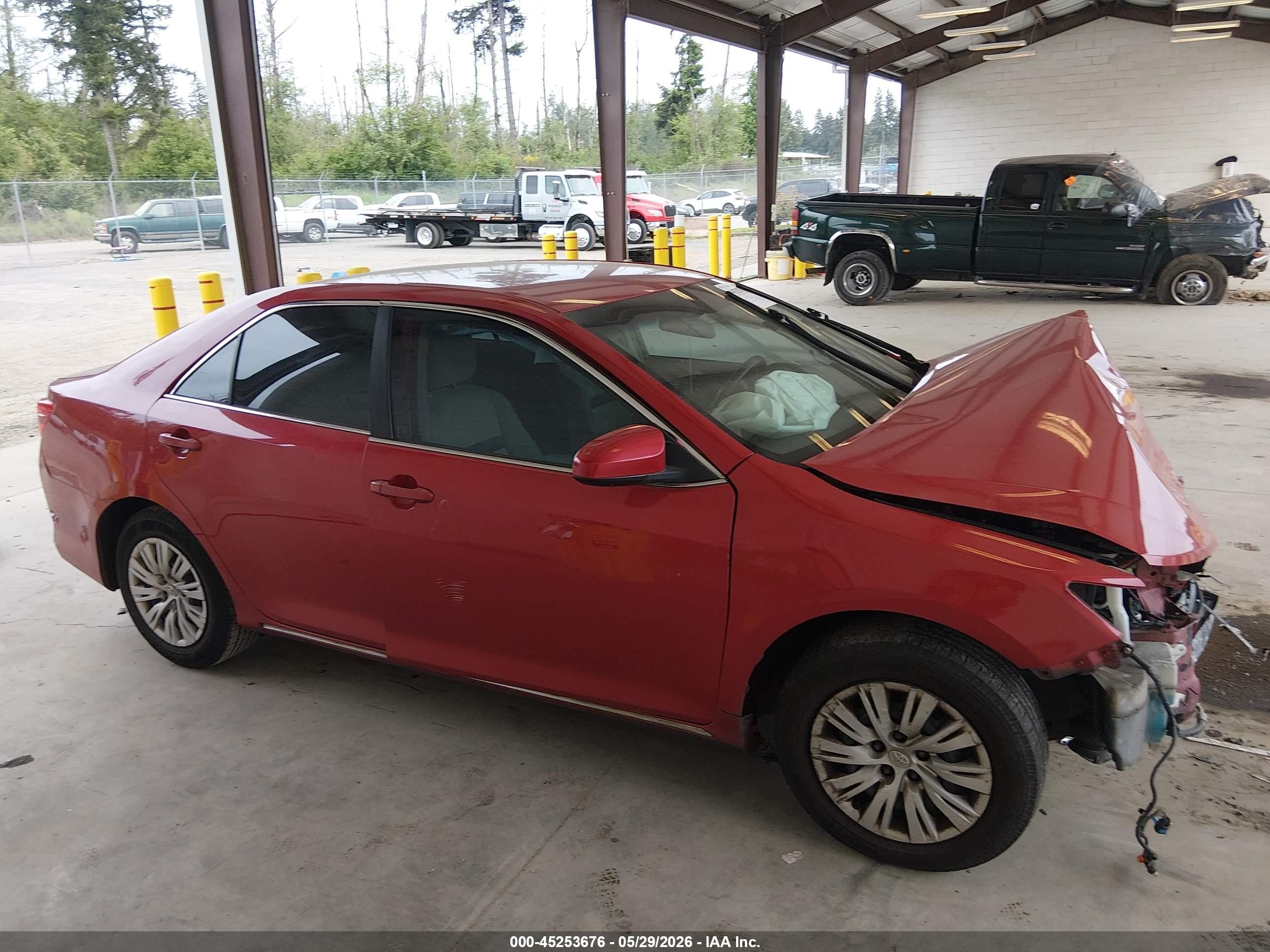 2014 Toyota Camry Le Red vin: 4T4BF1FK2ER389389