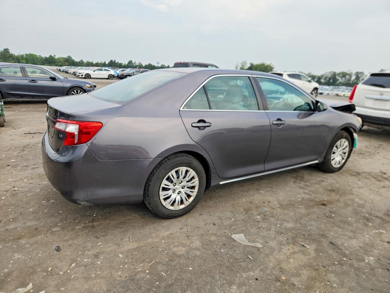2014 Toyota Camry Le Gray vin: 4T4BF1FK2ER393975