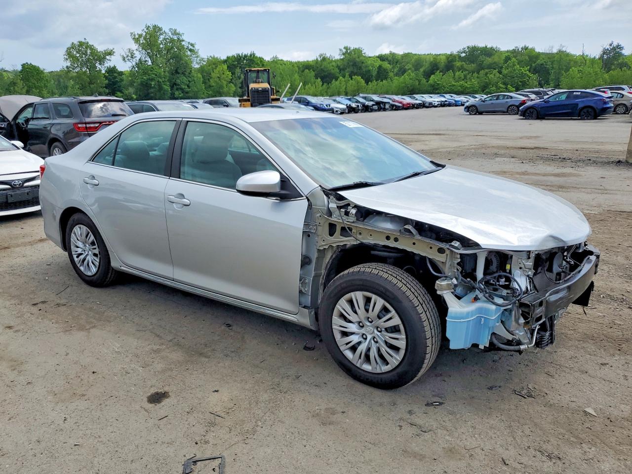 2014 Toyota Camry Le Silver vin: 4T4BF1FK2ER401718