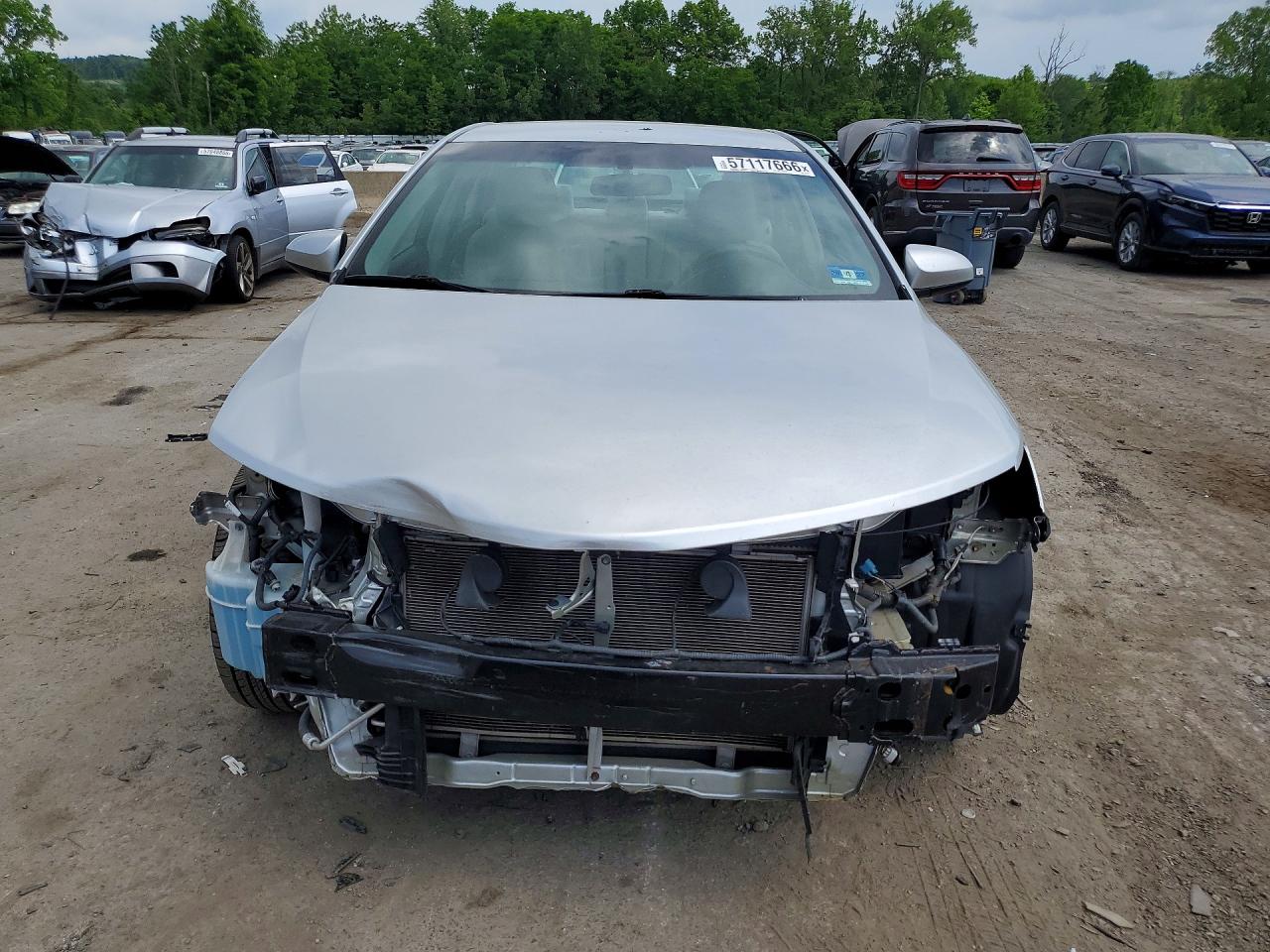 2014 Toyota Camry Le Silver vin: 4T4BF1FK2ER401718