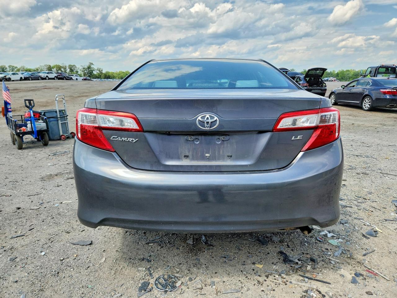 2014 Toyota Camry Le Gray vin: 4T4BF1FK2ER406238