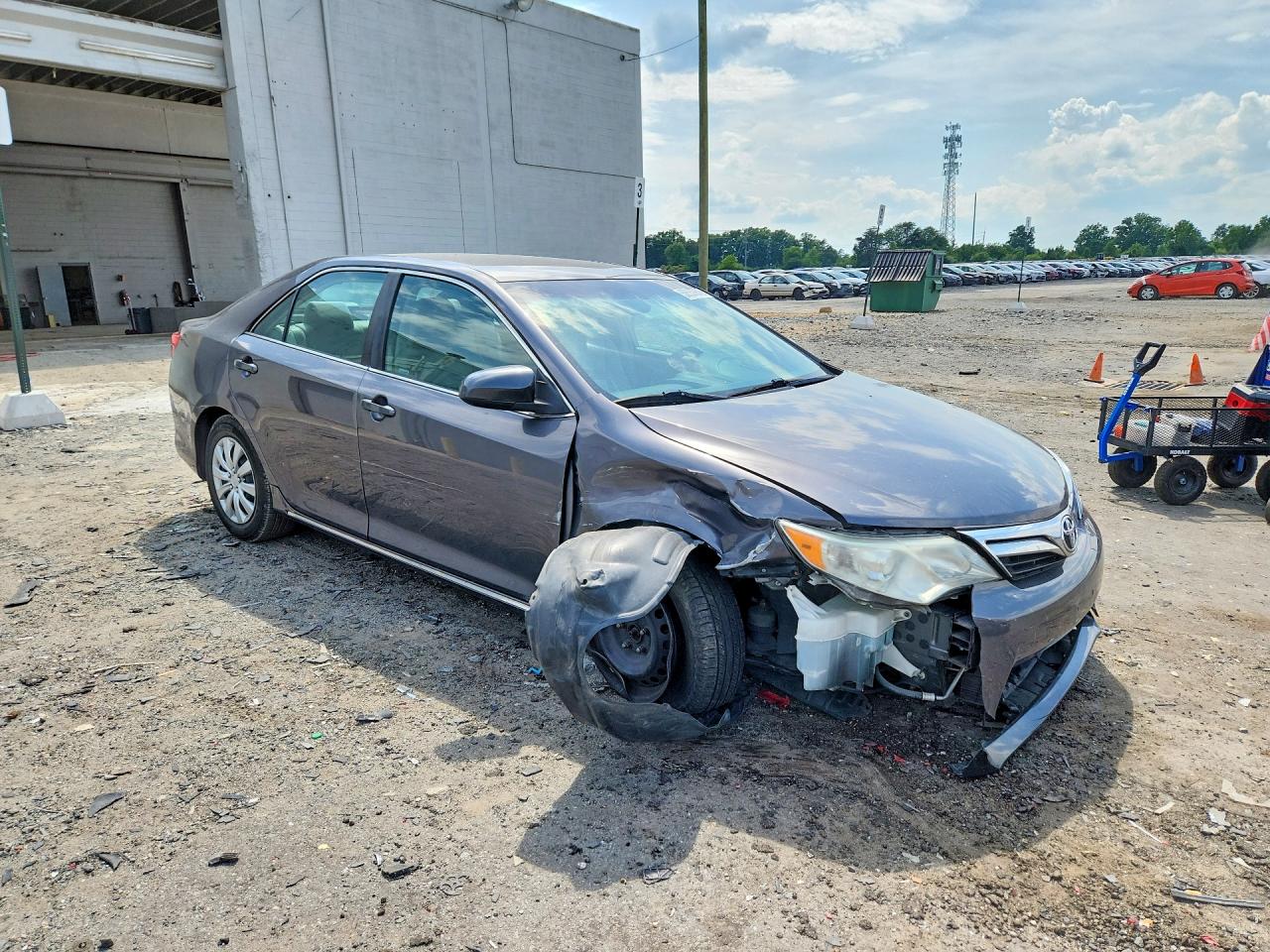 2014 Toyota Camry Le Gray vin: 4T4BF1FK2ER406238
