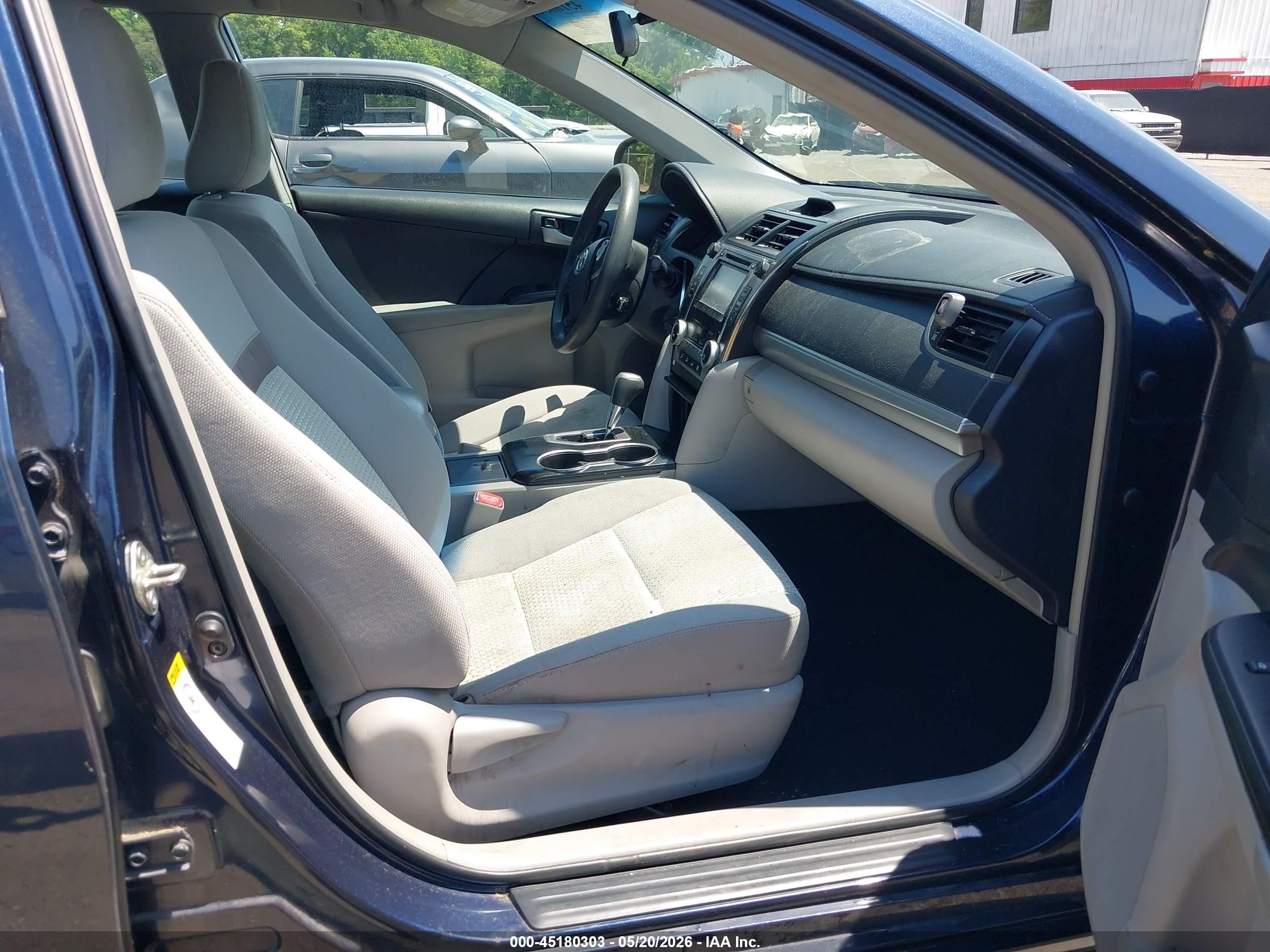 2014 Toyota Camry Le Синий vin: 4T4BF1FK2ER411682