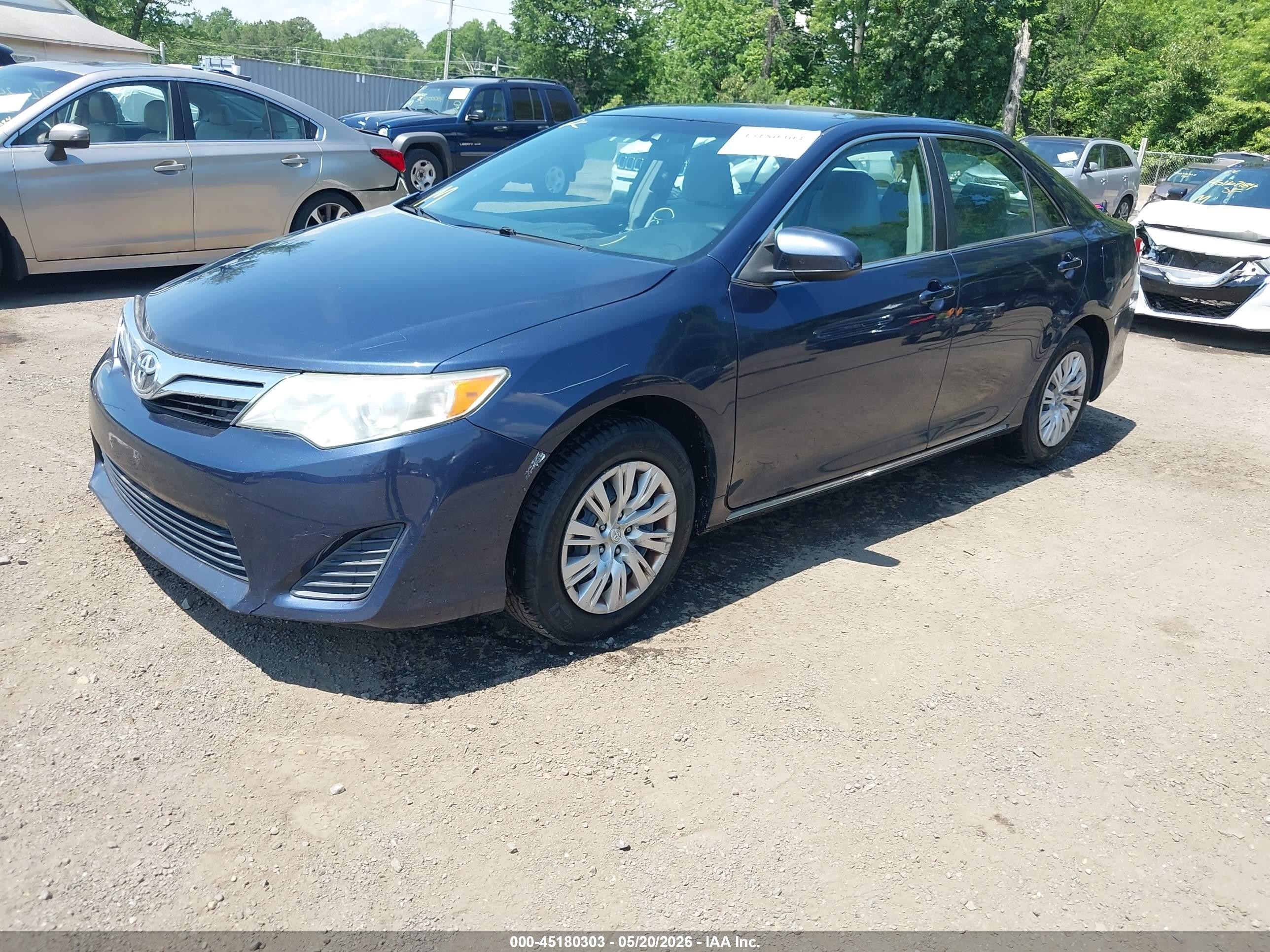 2014 Toyota Camry Le Синий vin: 4T4BF1FK2ER411682