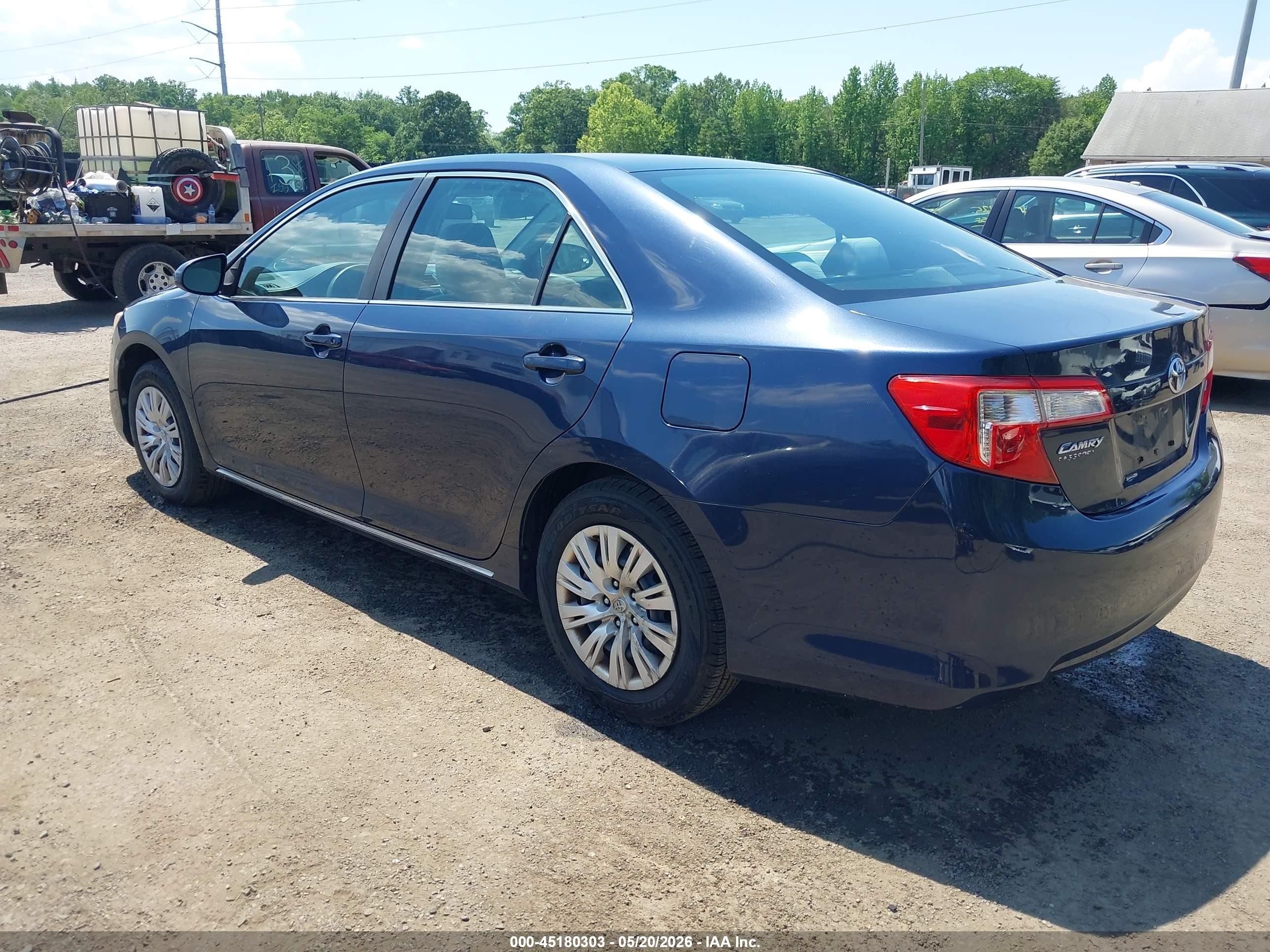 2014 Toyota Camry Le Синий vin: 4T4BF1FK2ER411682