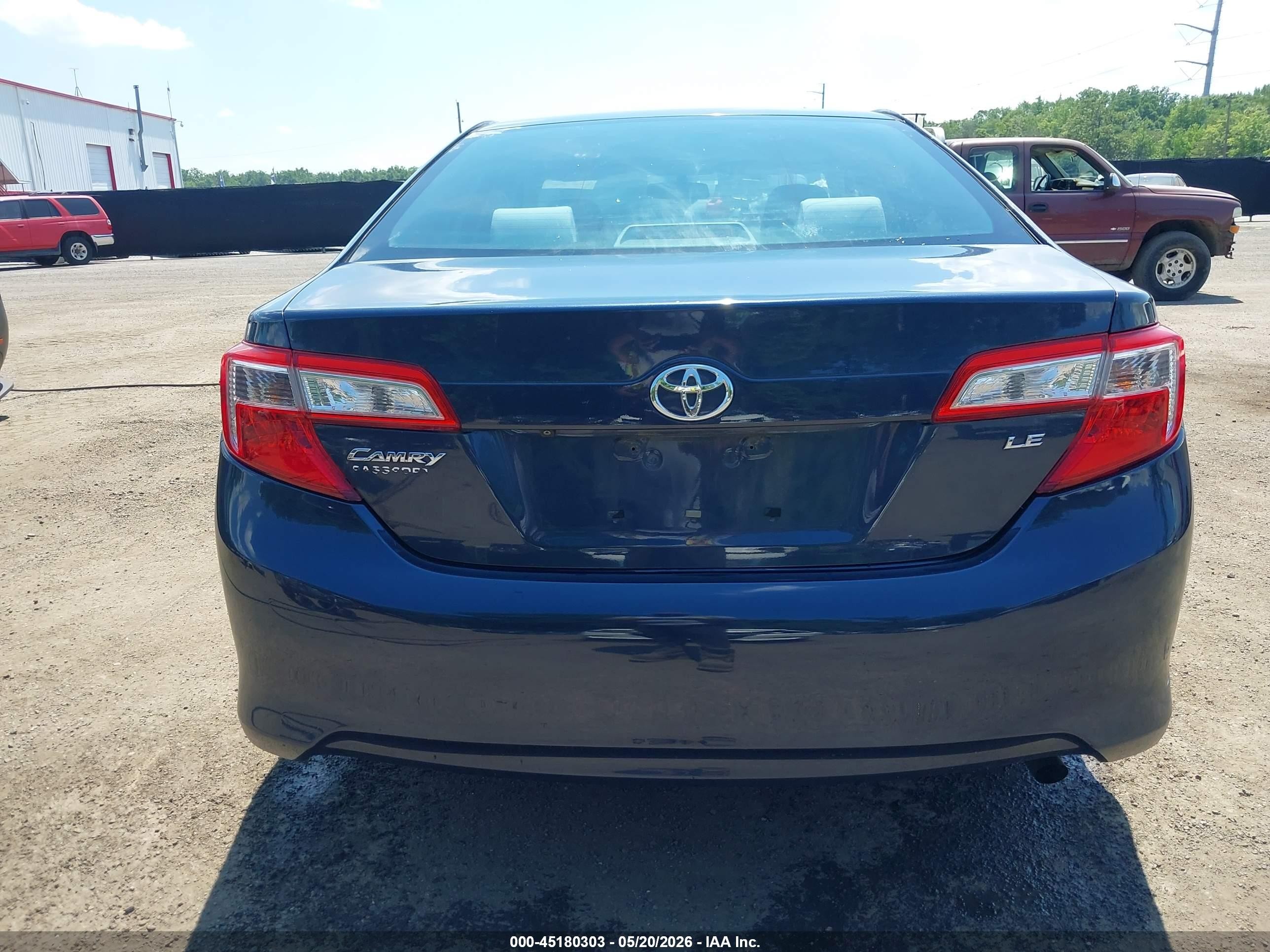 2014 Toyota Camry Le Синий vin: 4T4BF1FK2ER411682