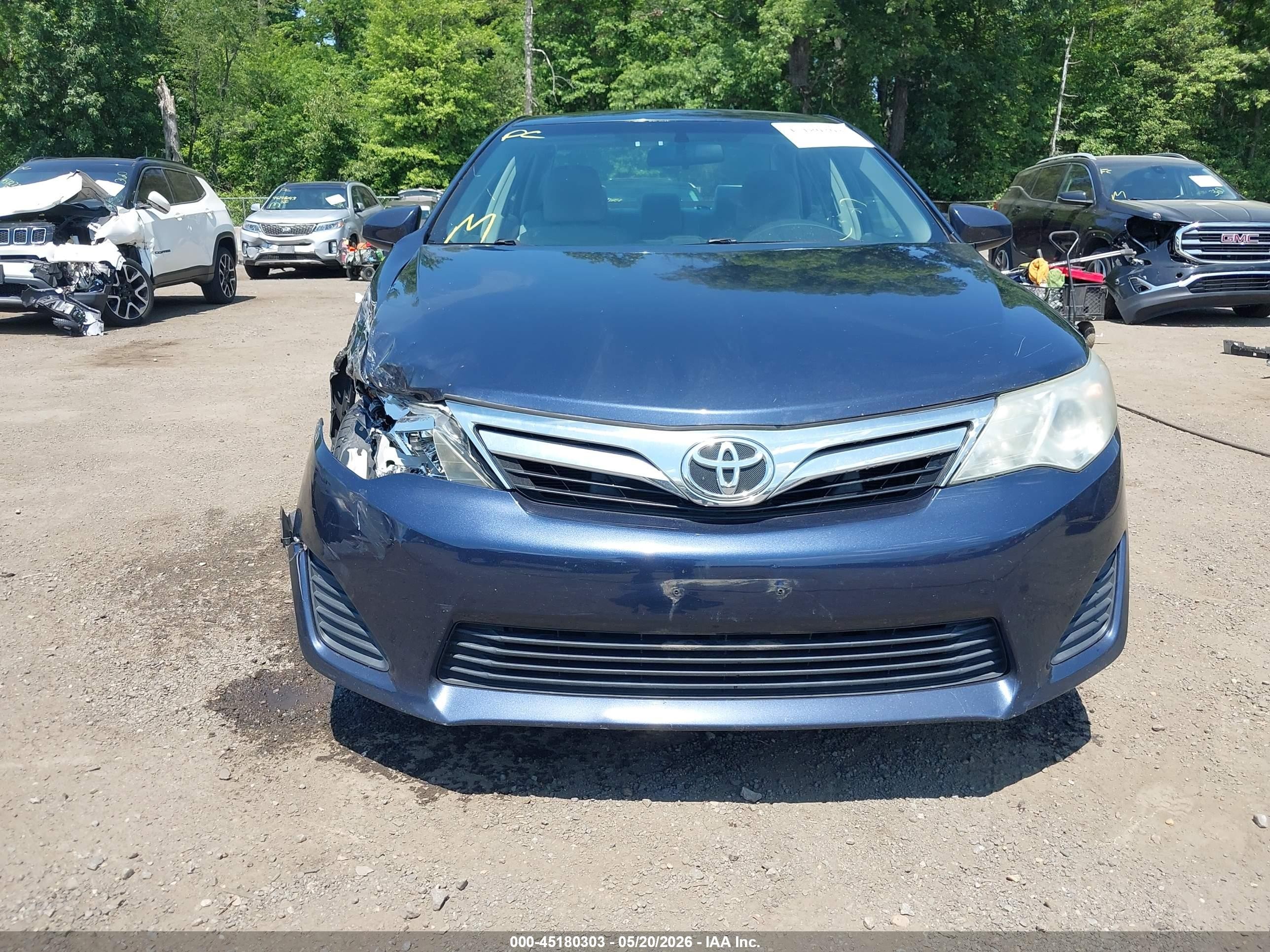 2014 Toyota Camry Le Синий vin: 4T4BF1FK2ER411682