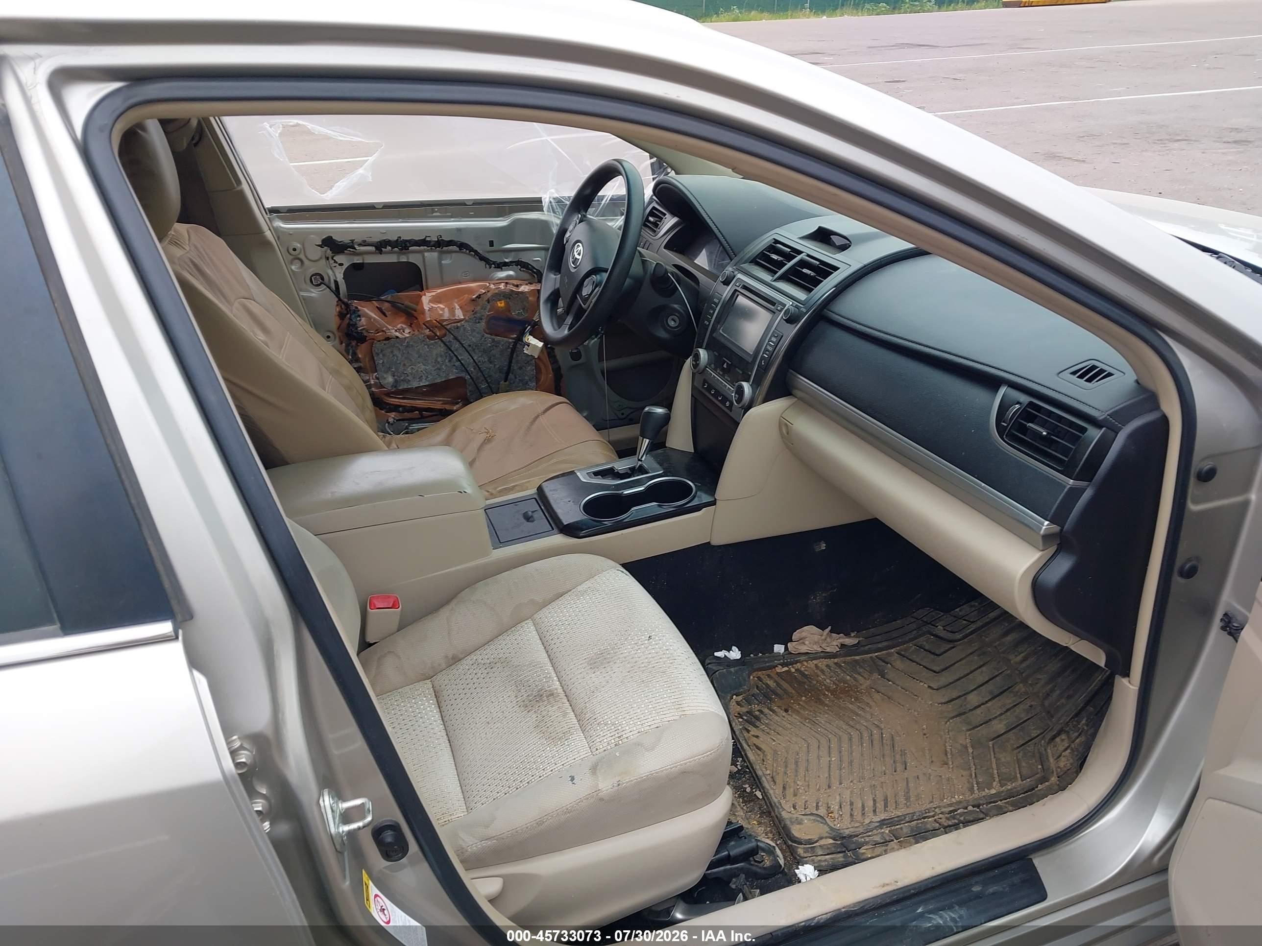 2014 Toyota Camry Le Золотой vin: 4T4BF1FK2ER426988