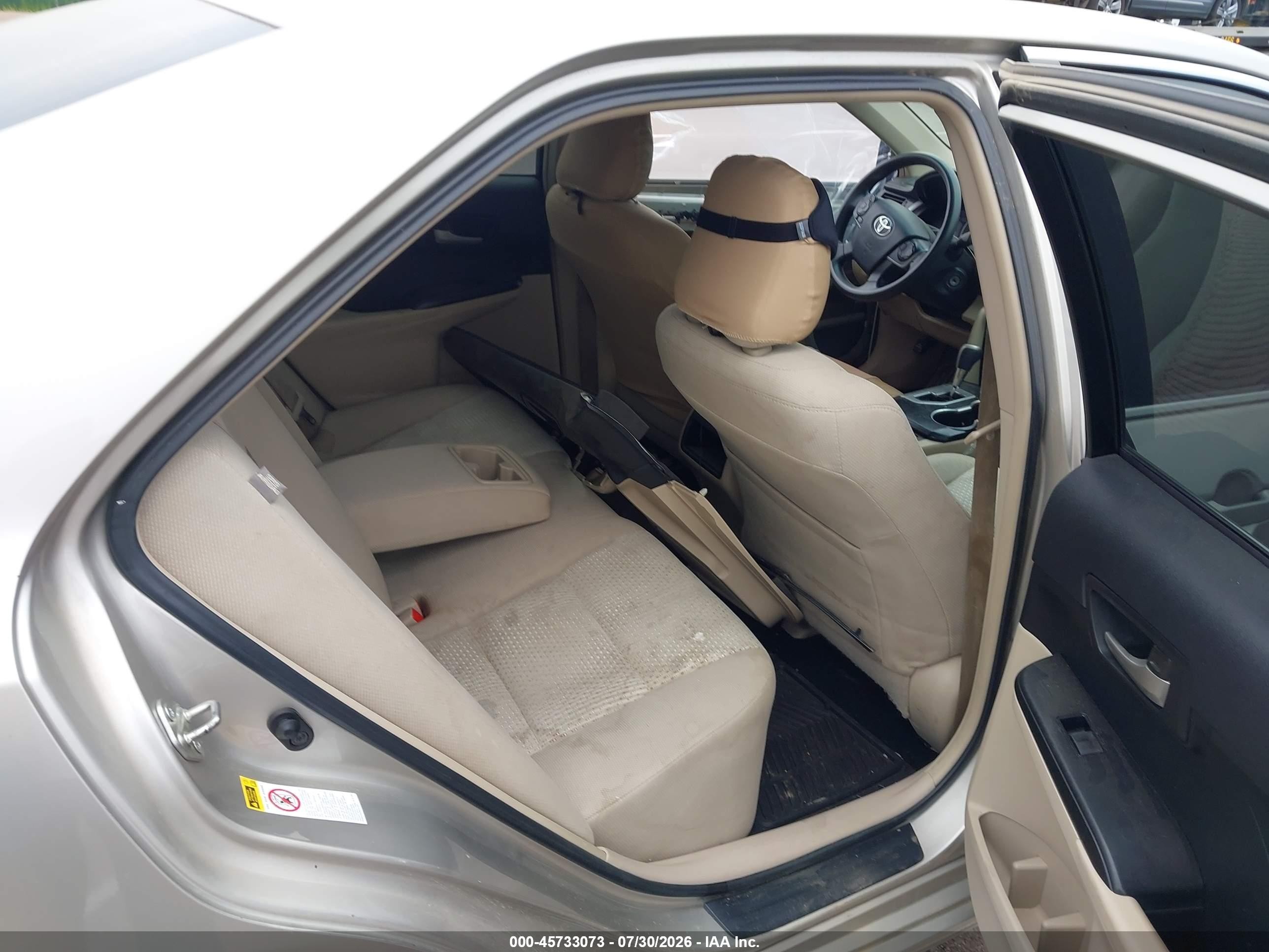 2014 Toyota Camry Le Золотой vin: 4T4BF1FK2ER426988