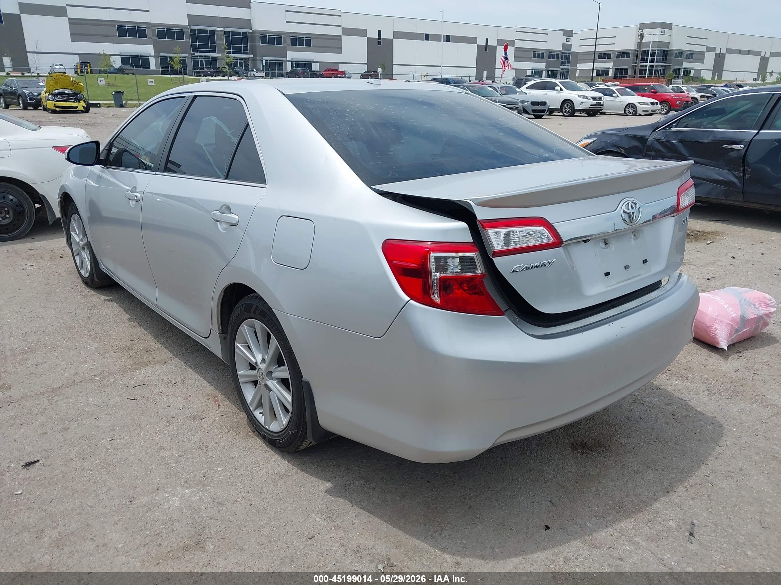 2014 Toyota Camry Xle Silver vin: 4T4BF1FK2ER427140